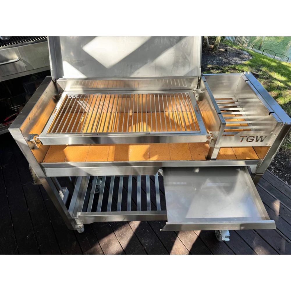 Tagwood BBQ Argentine Gaucho Stainless Steel Freestanding Charcoal Grill | Novaselectes