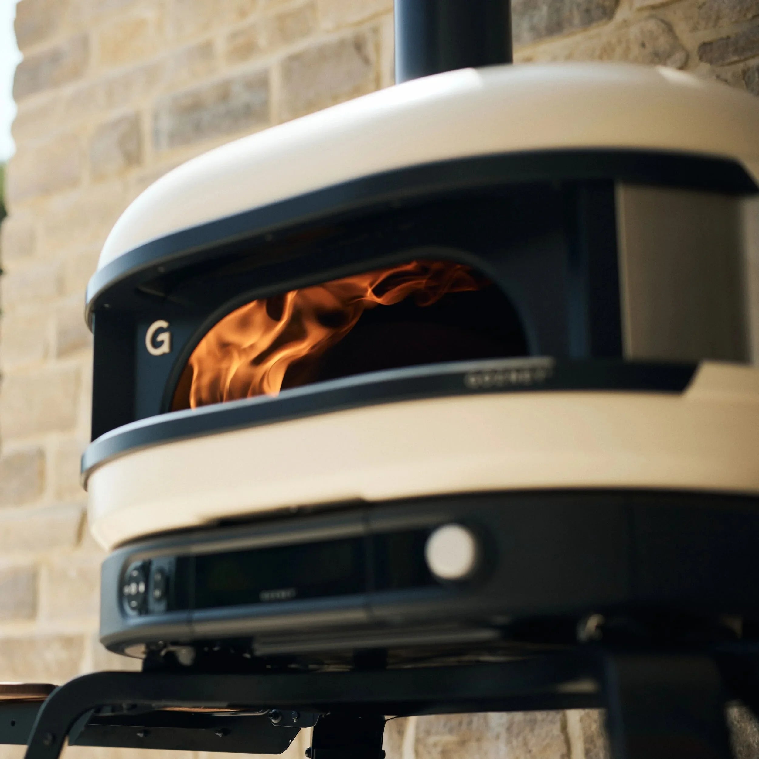 Gozney Dome Gen 2 Bone Dual Fuel Freestanding Outdoor Pizza Oven | Novaselectes