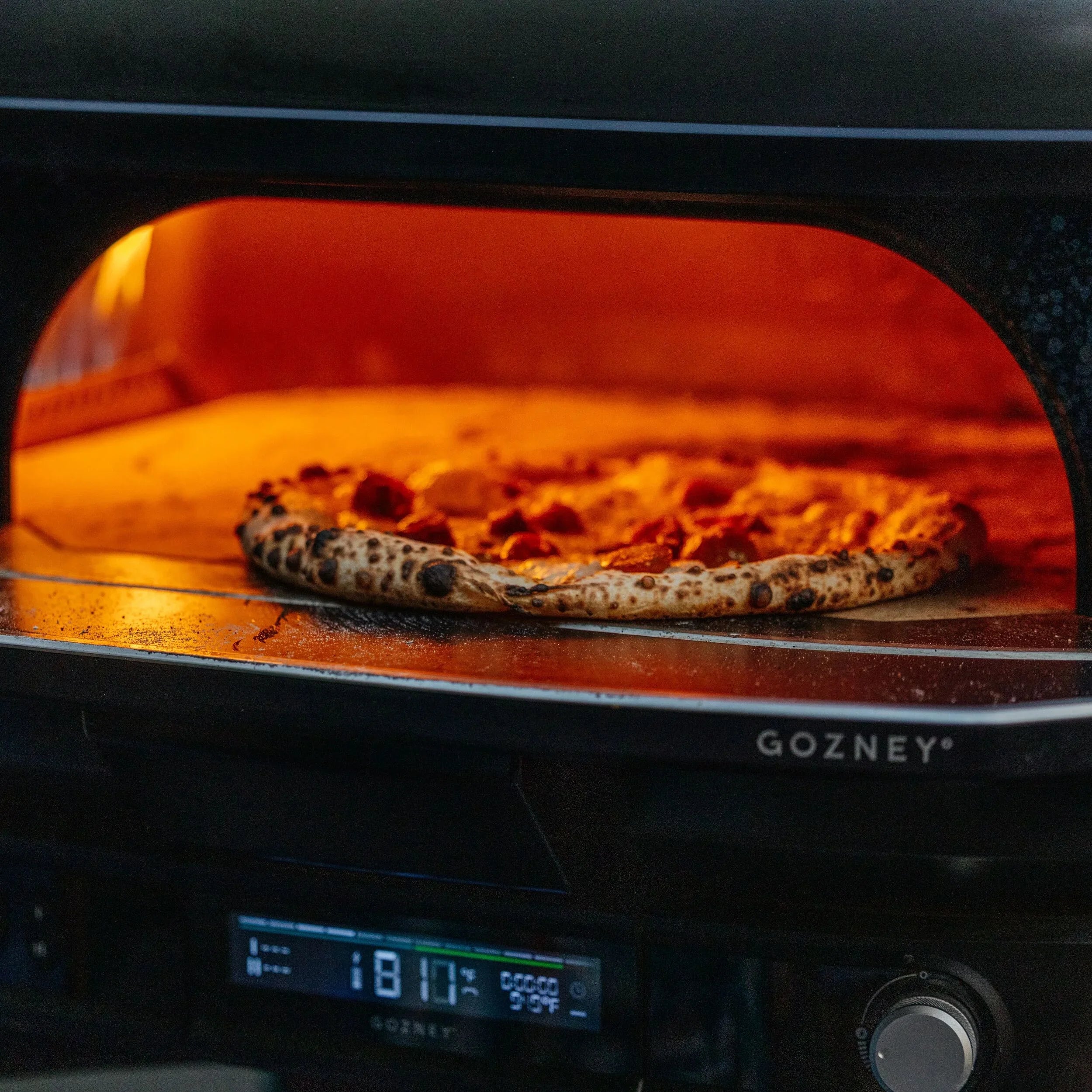 Gozney Dome Gen 2 Off-Black Dual Fuel Freestanding Outdoor Pizza Oven | Novaselectes