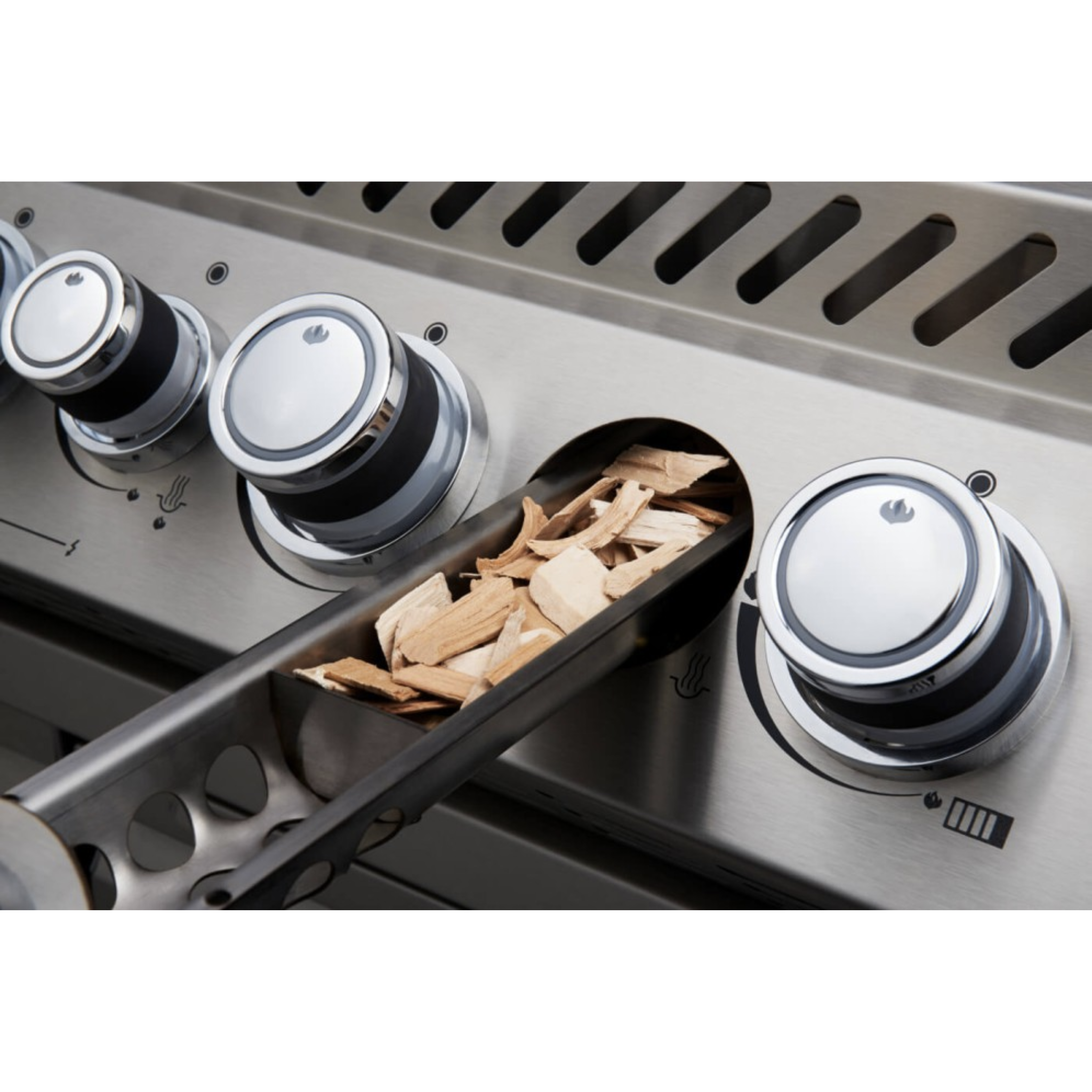 Napoleon Prestige PRO 665 Built-in Gas Grill w/ Infrared Rear Burner & Rotisserie Kit