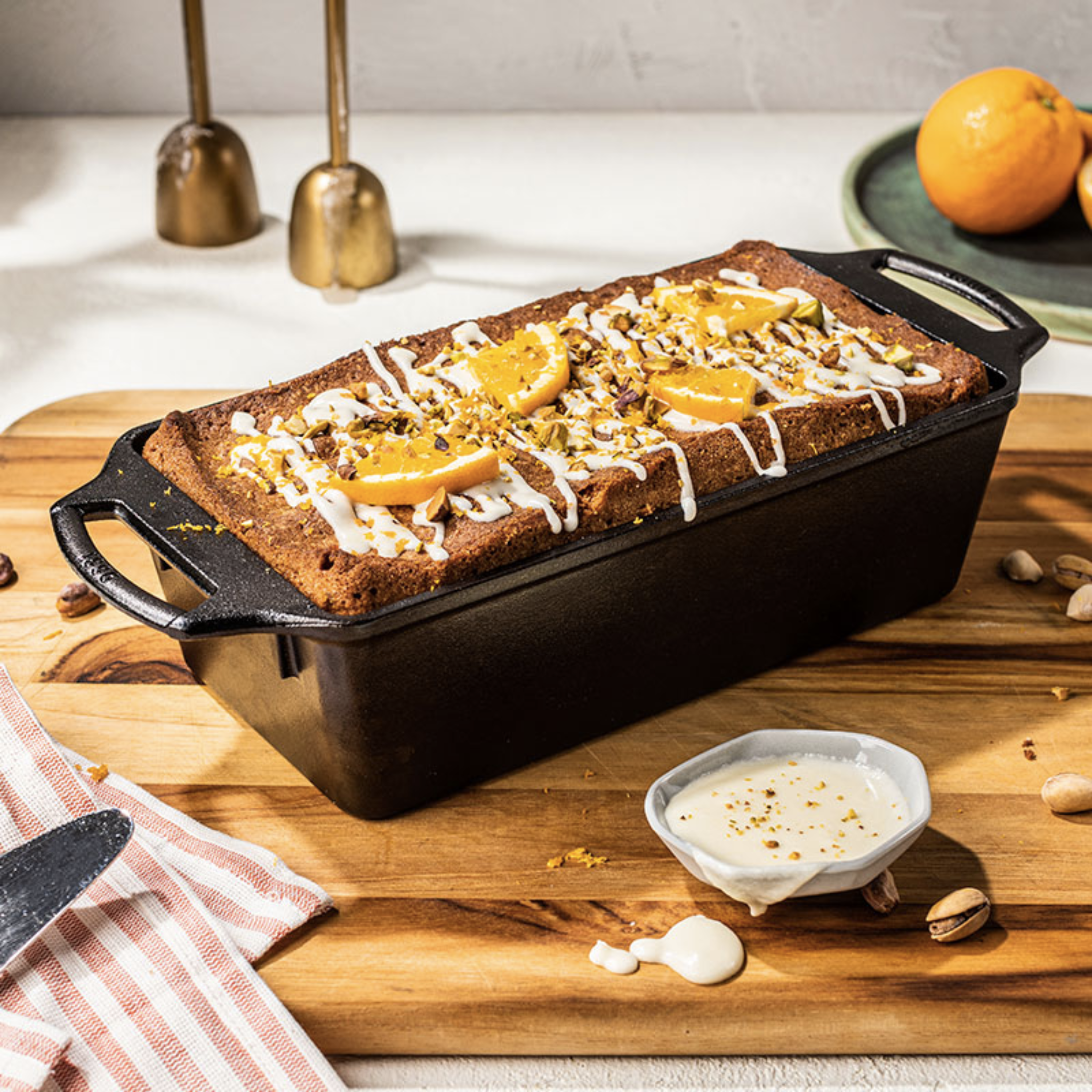 Lodge 10 x 5 Inch Seasoned Cast Iron Large Loaf Pan