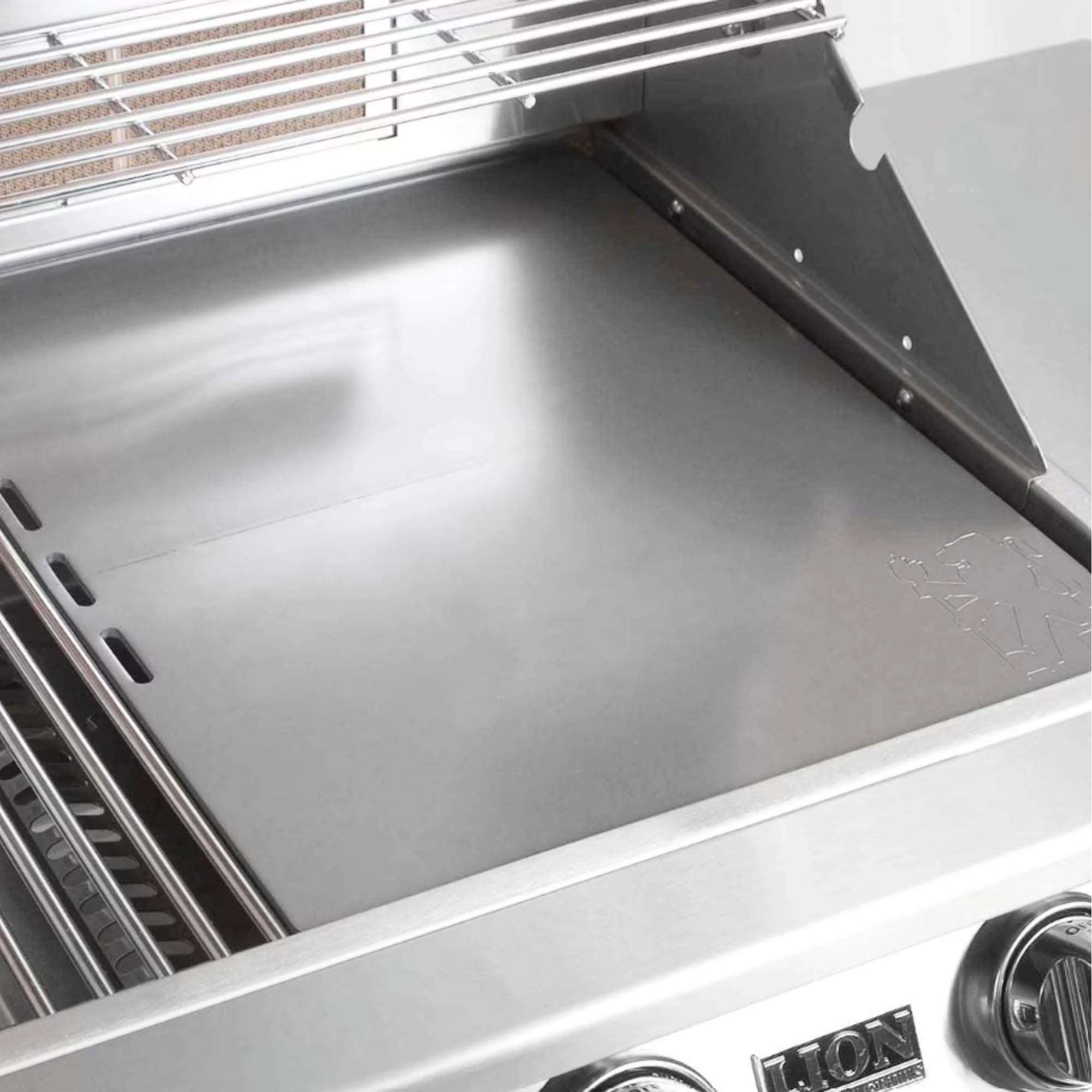 Lion L90000 40-Inch 5-Burner Stainless Steel Built-In Natural Gas Grill