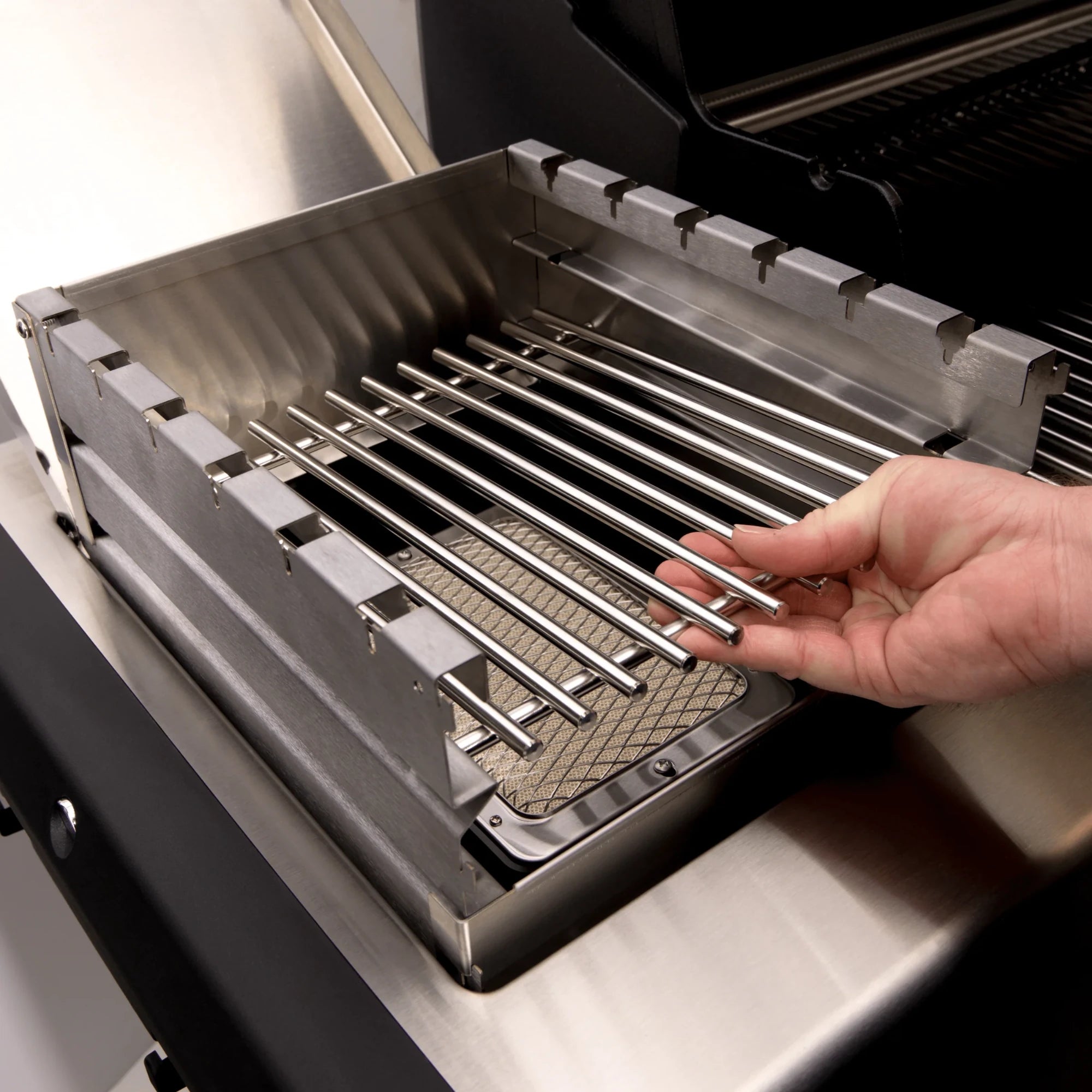 Broil King IR Side Burner Wind Shield | Novaselectes
