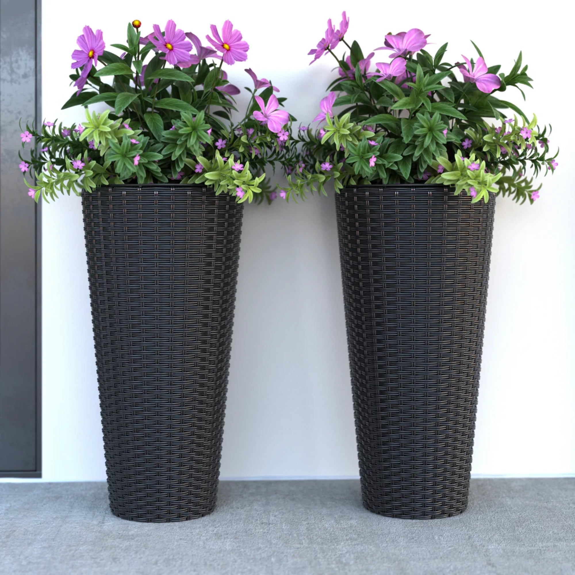 Well Traveled Living Noah Round Wicker Planter 2-piece Set in Black | Novaselectes