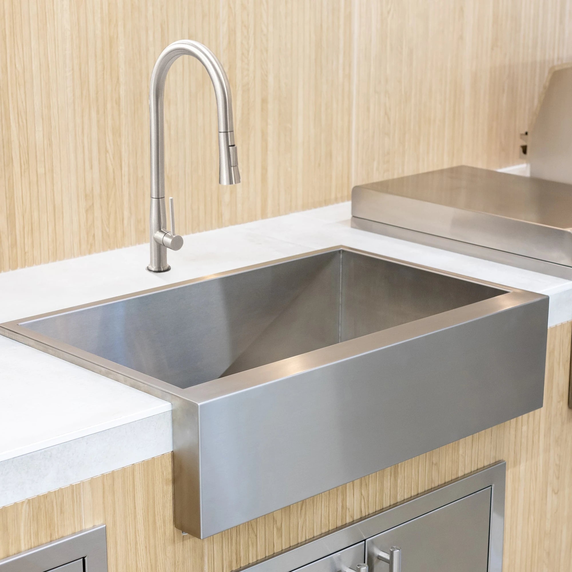 Summerset 32-Inch Farmhouse Sink | Novaselectes