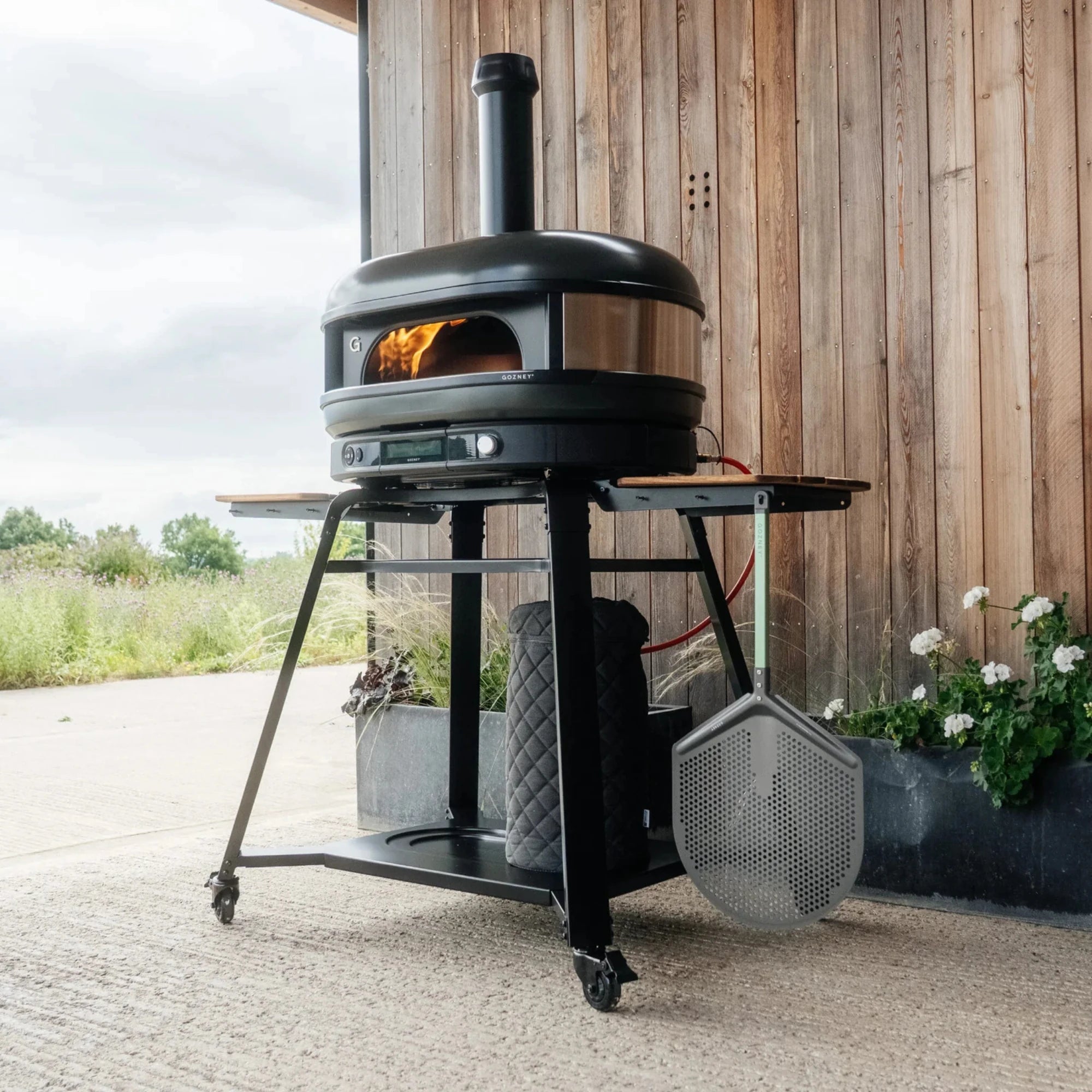 Gozney Dome XL Gen 2 Off-Black Dual Fuel Freestanding Outdoor Pizza Oven Essentials Bundle | Novaselectes