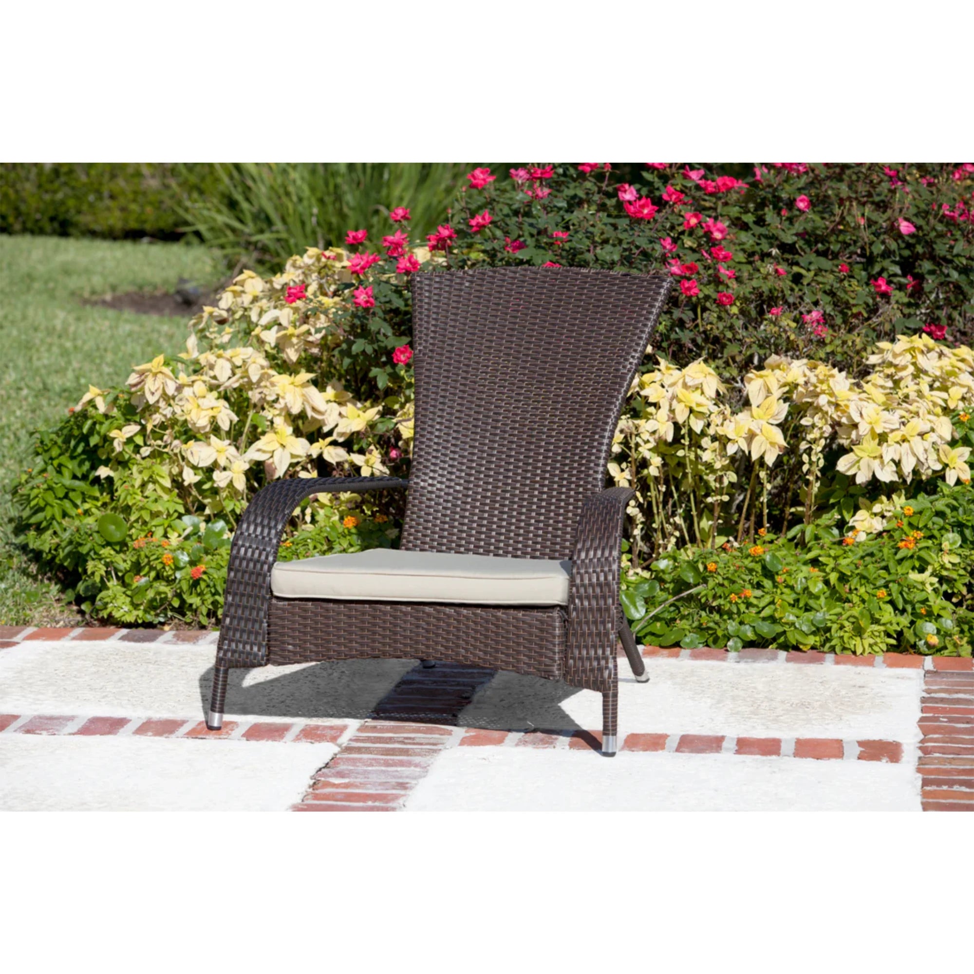 Well Traveled Living Coconino Wicker Chair | Novaselectes