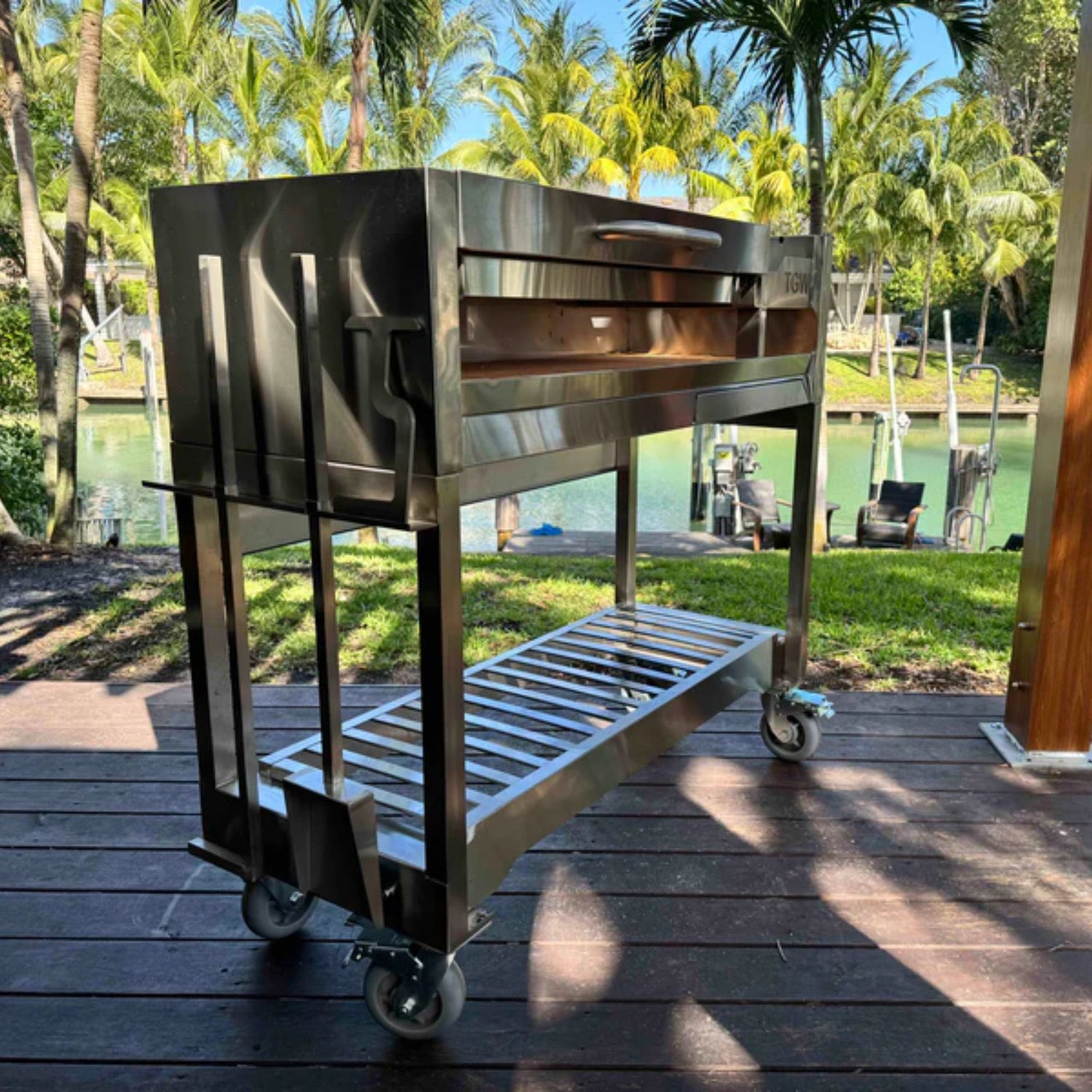 Tagwood BBQ Argentine Gaucho Stainless Steel Freestanding Charcoal Grill | Novaselectes