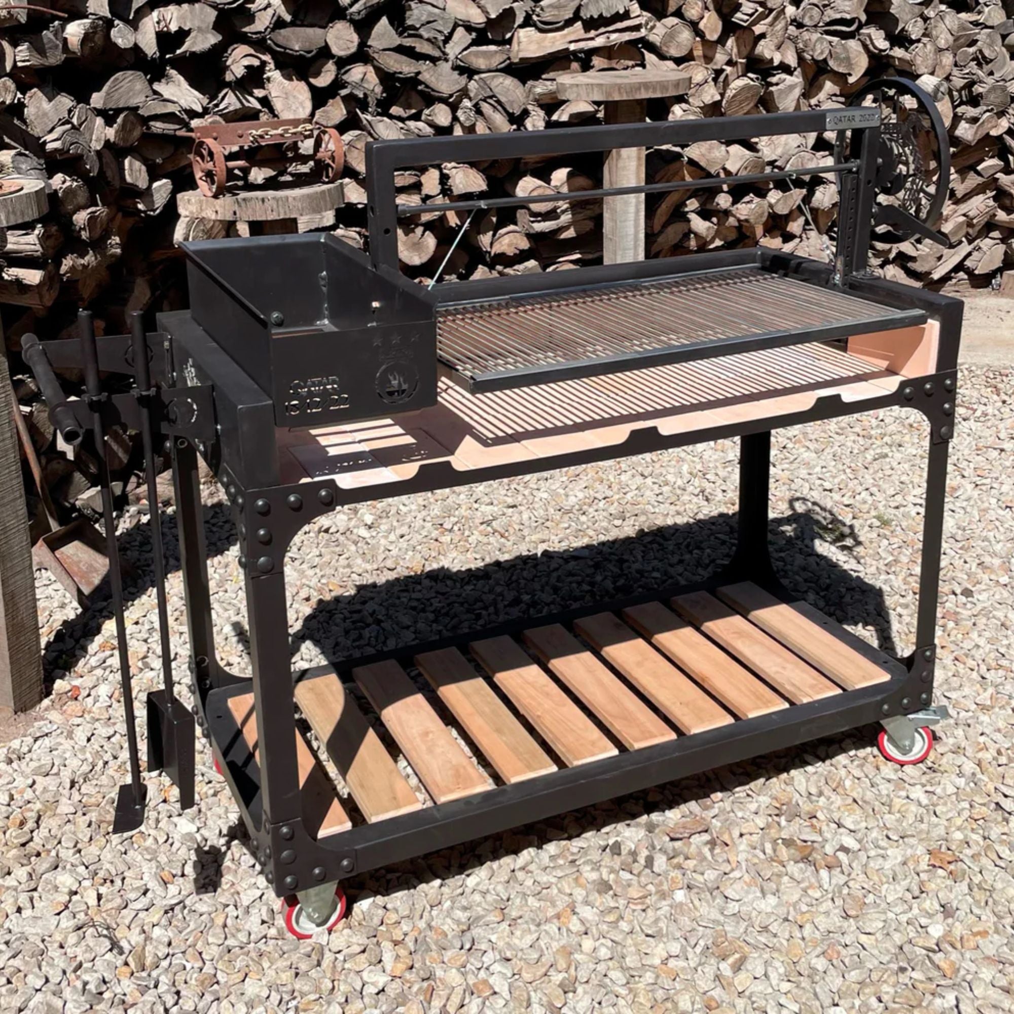 Fogues TX Qatar Freestanding Charcoal Grill | Novaselectes