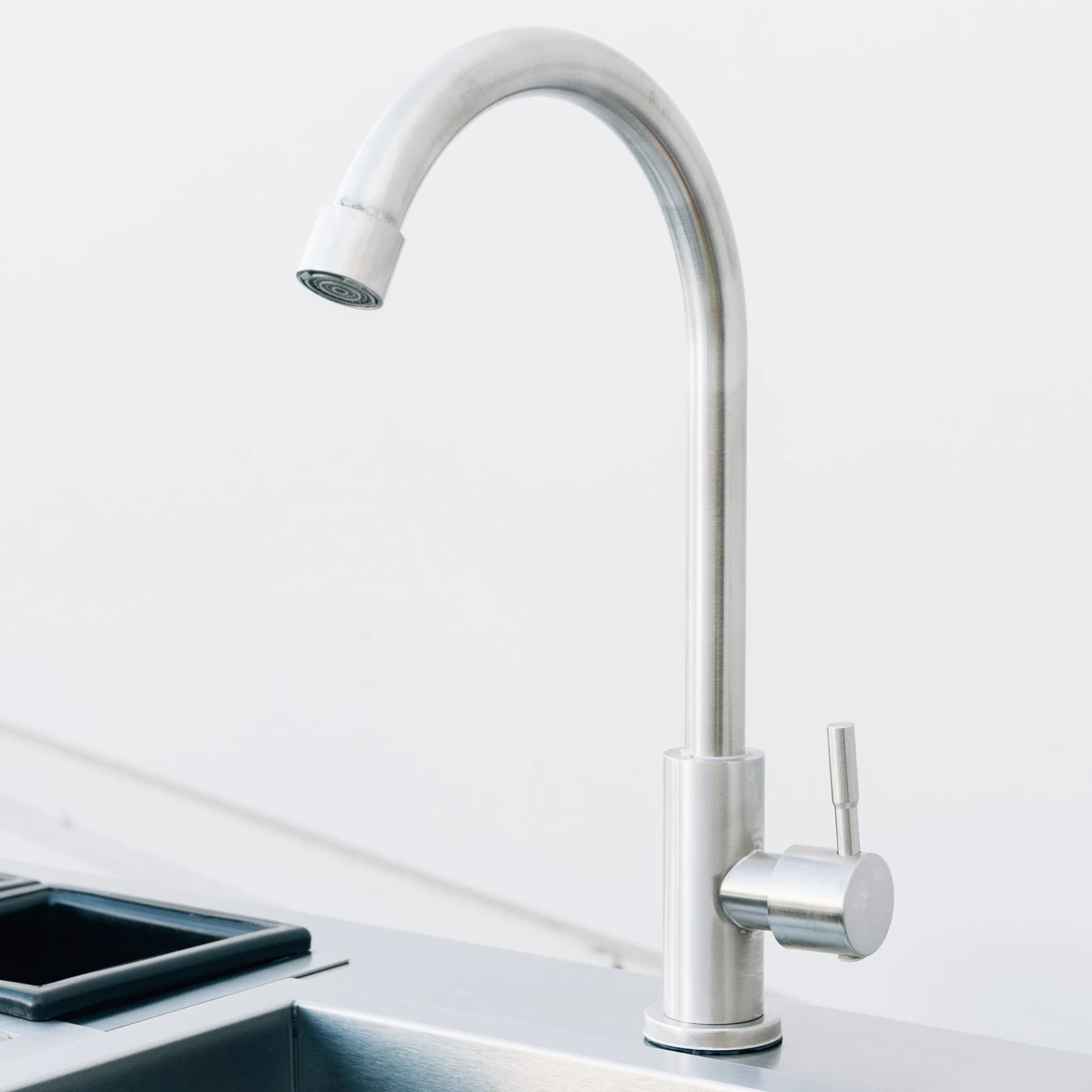 Summerset 30-Inch Built-In Beverage & Prep Station | Novaselectes