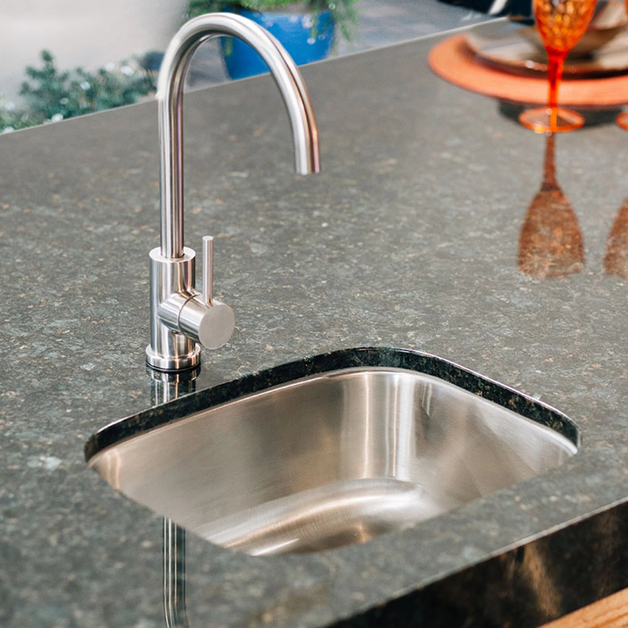 Summerset 19x15-Inch Undermount Sink | Novaselectes