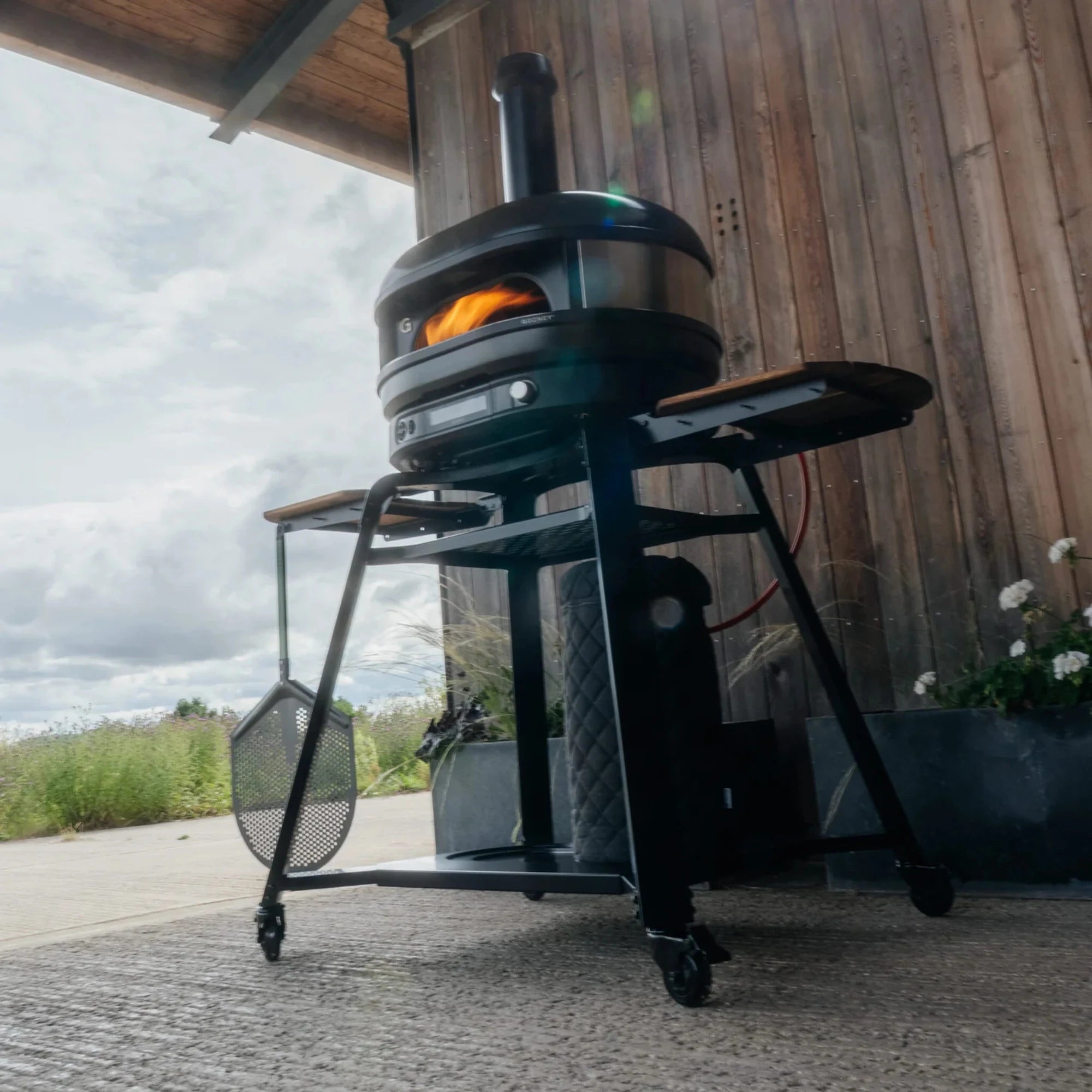 Gozney Dome Gen 2 Off-Black Dual Fuel Freestanding Outdoor Pizza Oven Essentials Bundle | Novaselectes