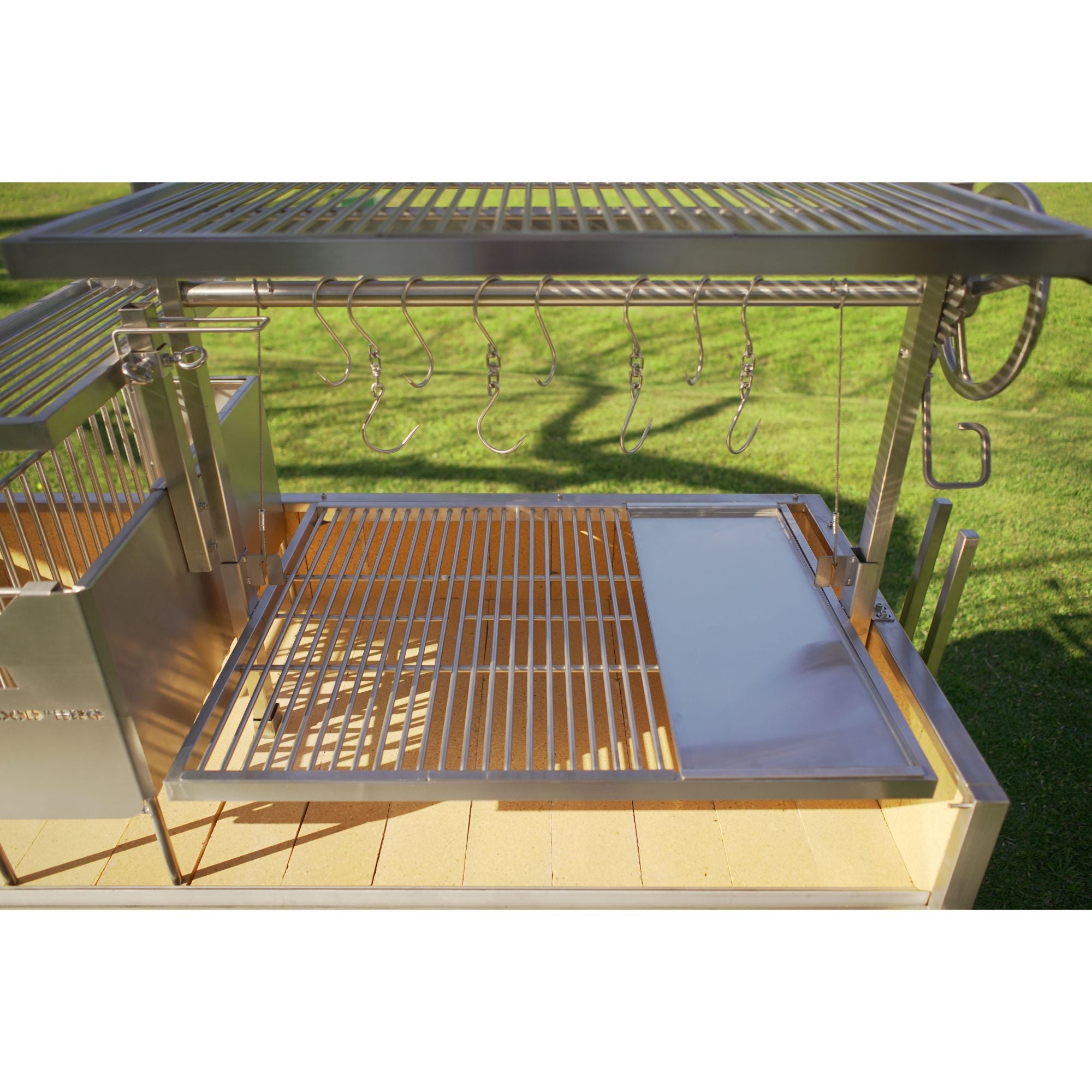 Tagwood BBQ26SS Argentine Wood Fire & Charcoal Freestanding Grill | Novaselectes