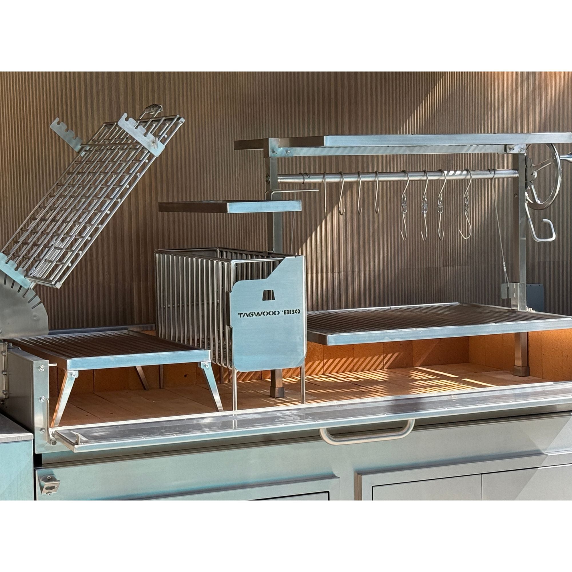 Tagwood BBQ28SS Argentine Santa Maria Built-In Charcoal Grill | Novaselectes