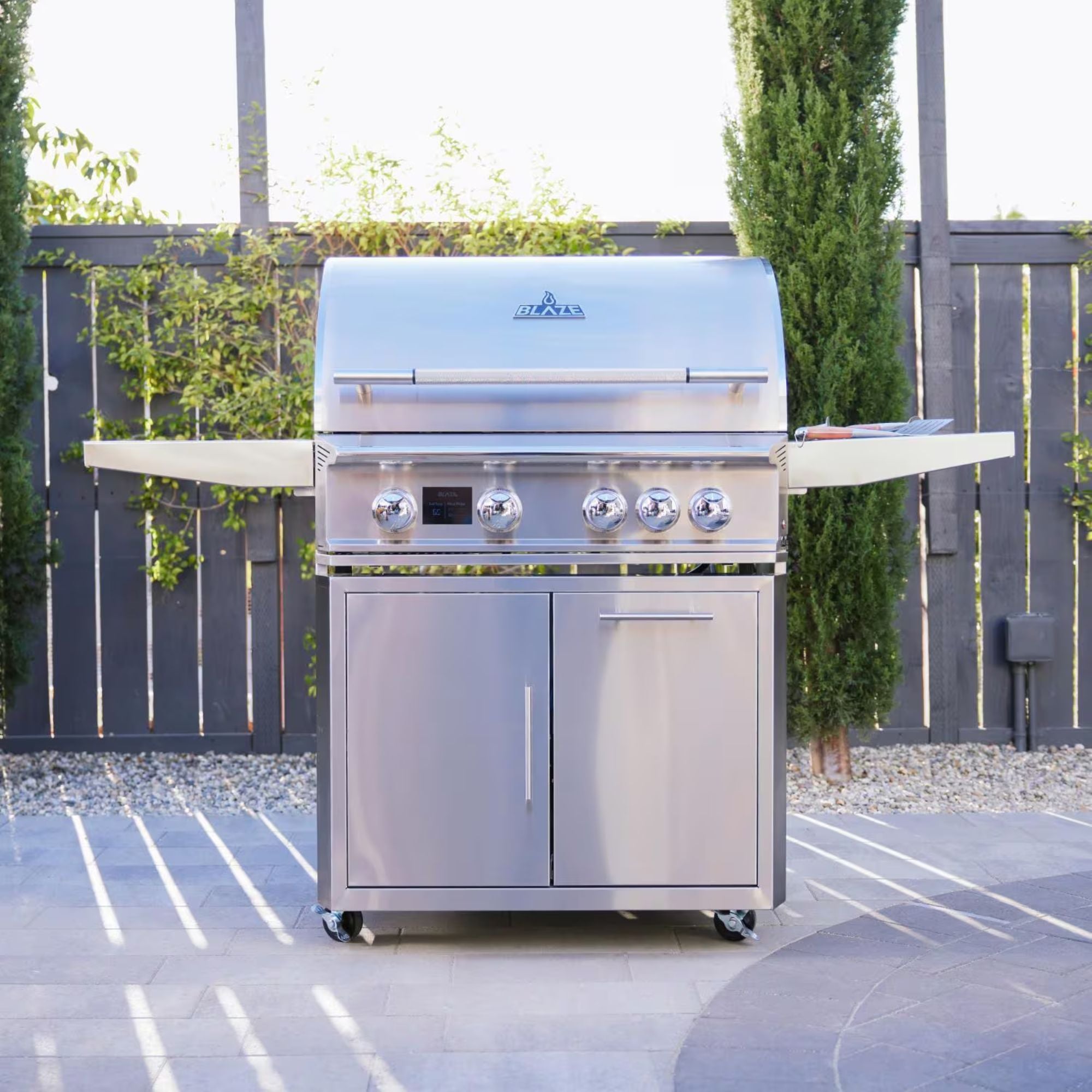 Blaze LTE PRO 32-Inch 4-Burner Freestanding Gas Grill w/ Digital Temperature Screen & Rear Infrared Burner | Novaselectes