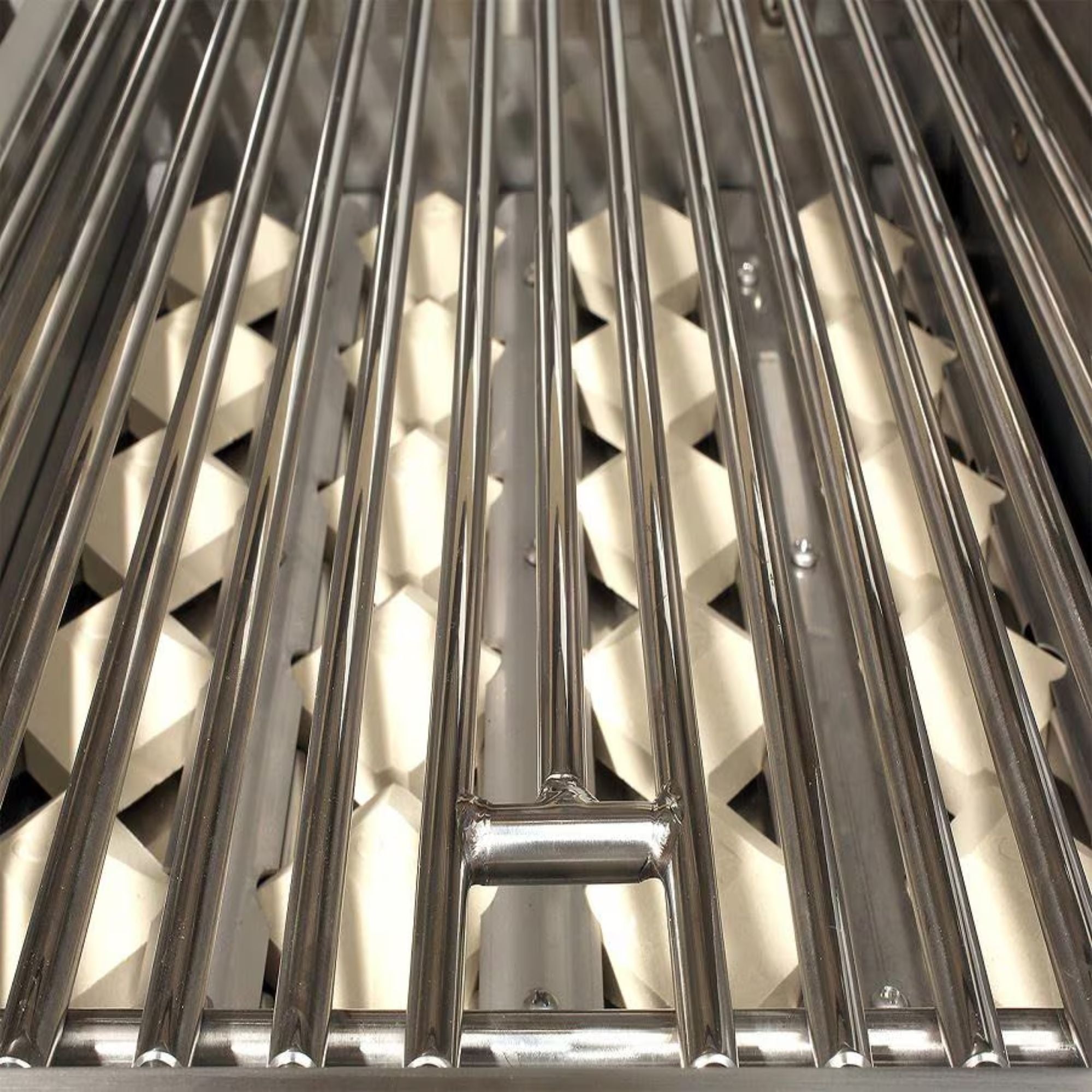 Artisan Professional 32-Inch 3-Burner Built-In Gas Grill w/ Rotisserie | Novaselectes