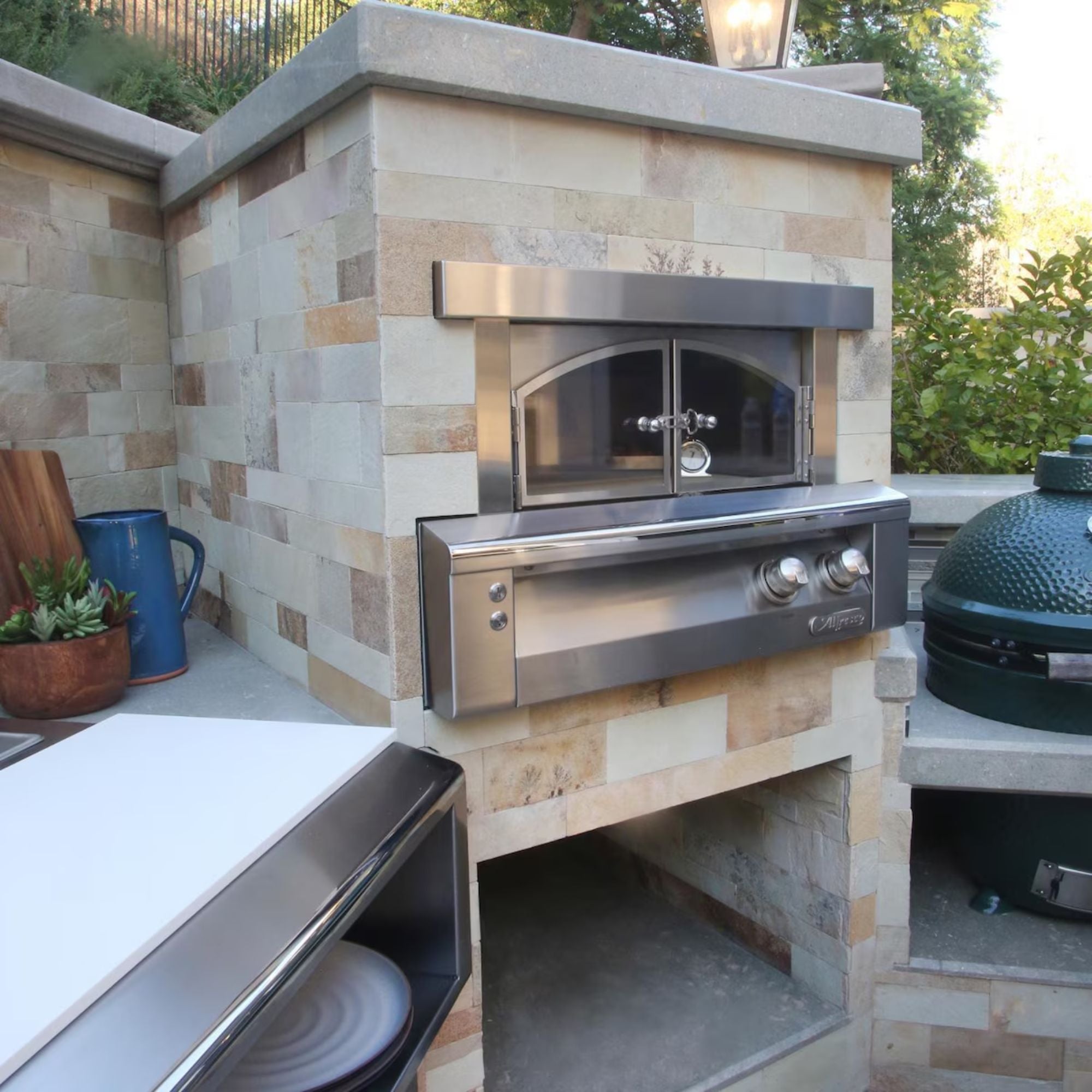 Alfresco 30-Inch Built-In Outdoor Gas Pizza Oven | Novaselectes