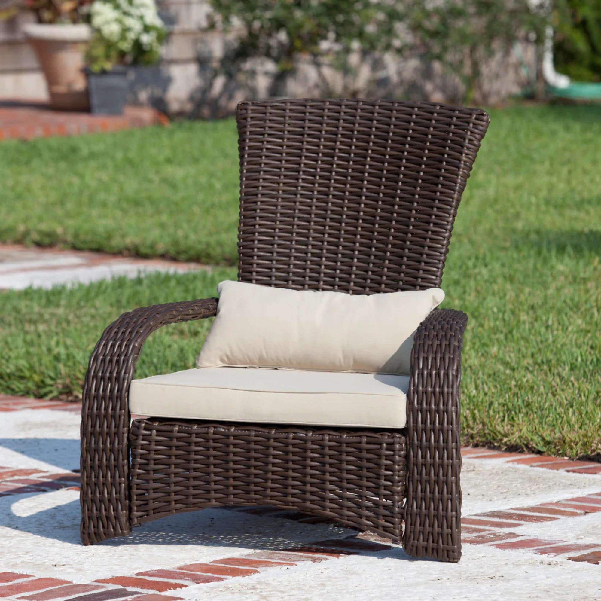 Well Traveled Living Deluxe Coconino Wicker Chair | Novaselectes