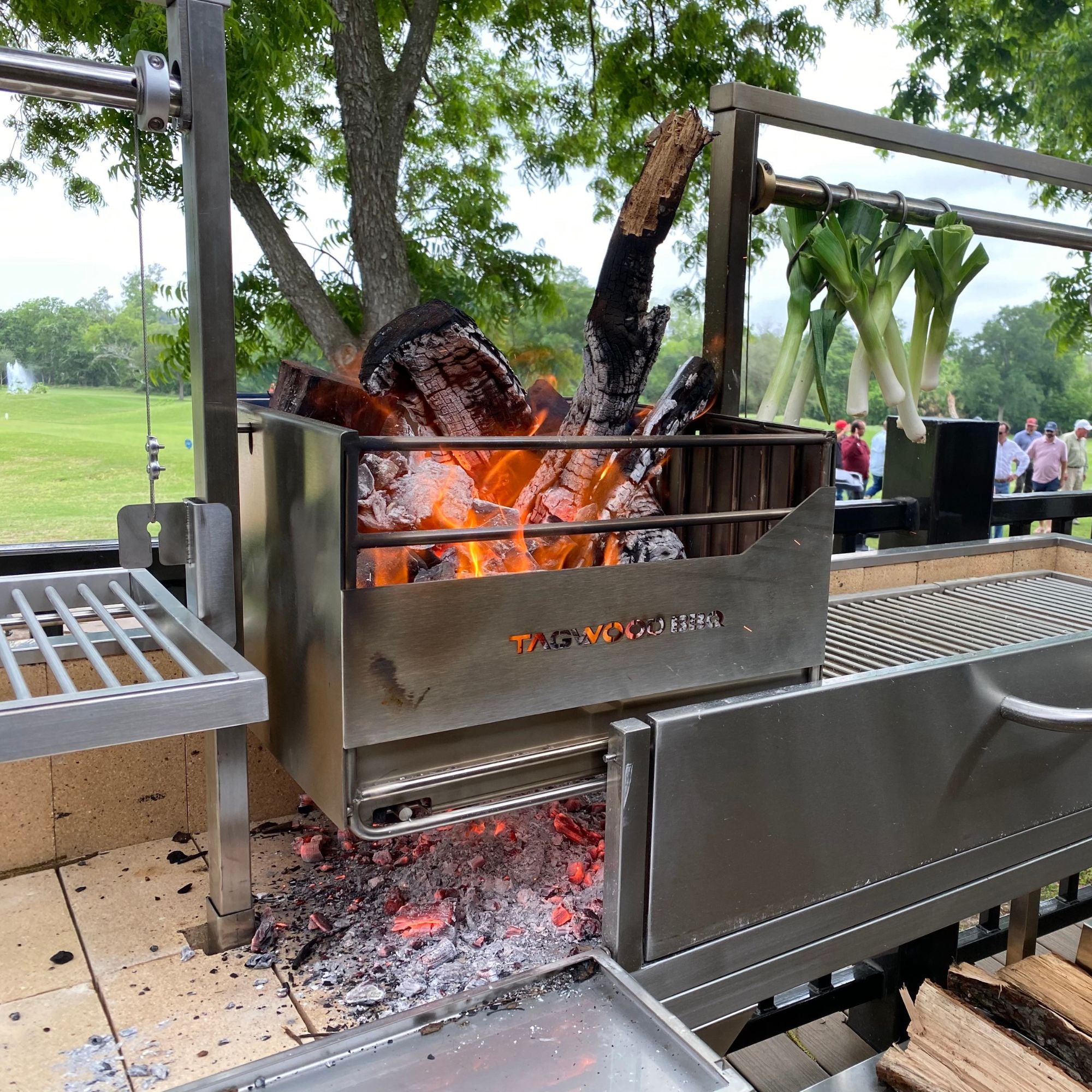 Tagwood BBQ04SS BBQ Double Argentine Santa Maria Freestanding Charcoal Grill | Novaselectes