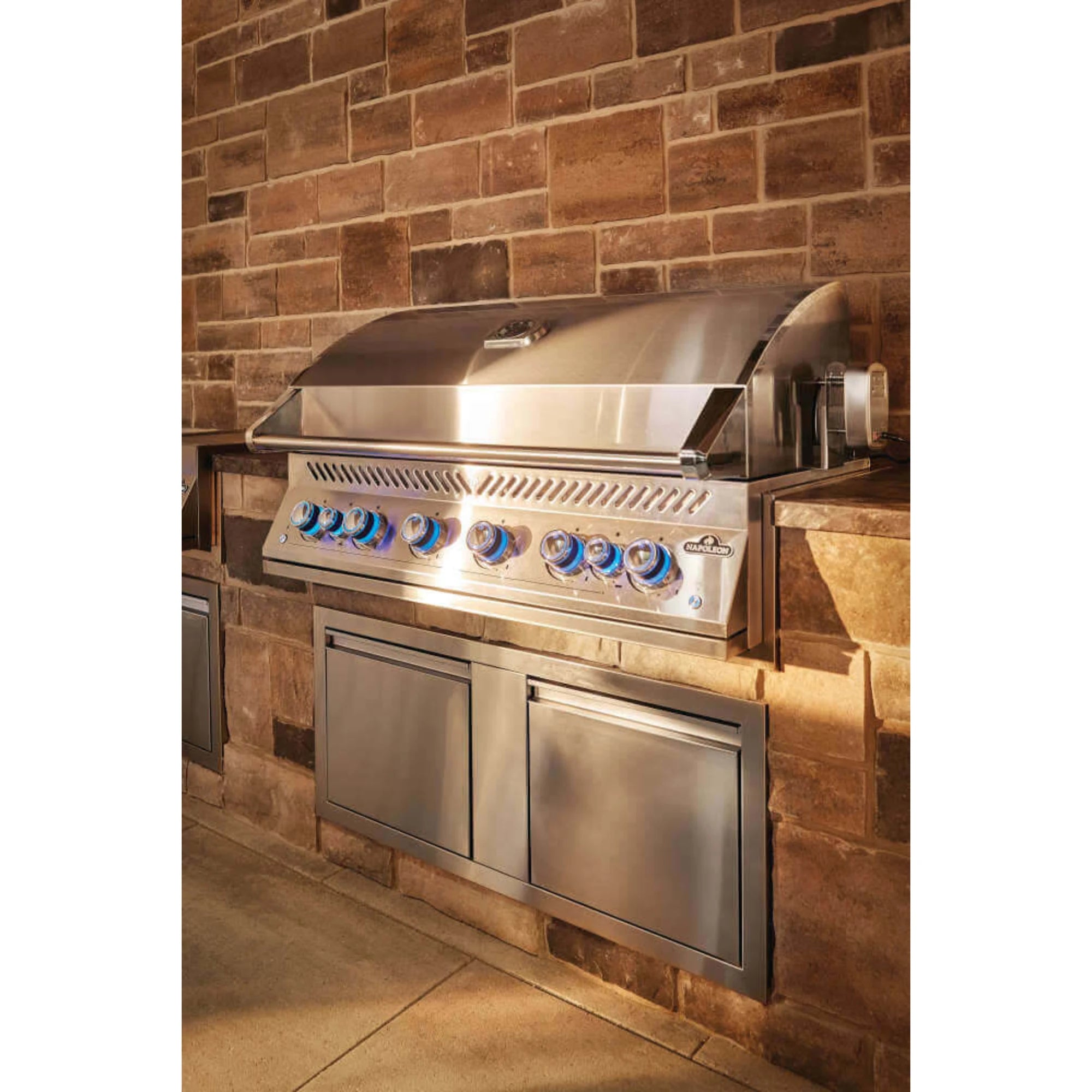 Napoleon Built-In 700 Series Gas Grill w/ Dual Infrared Rear Burners | Novaselectes