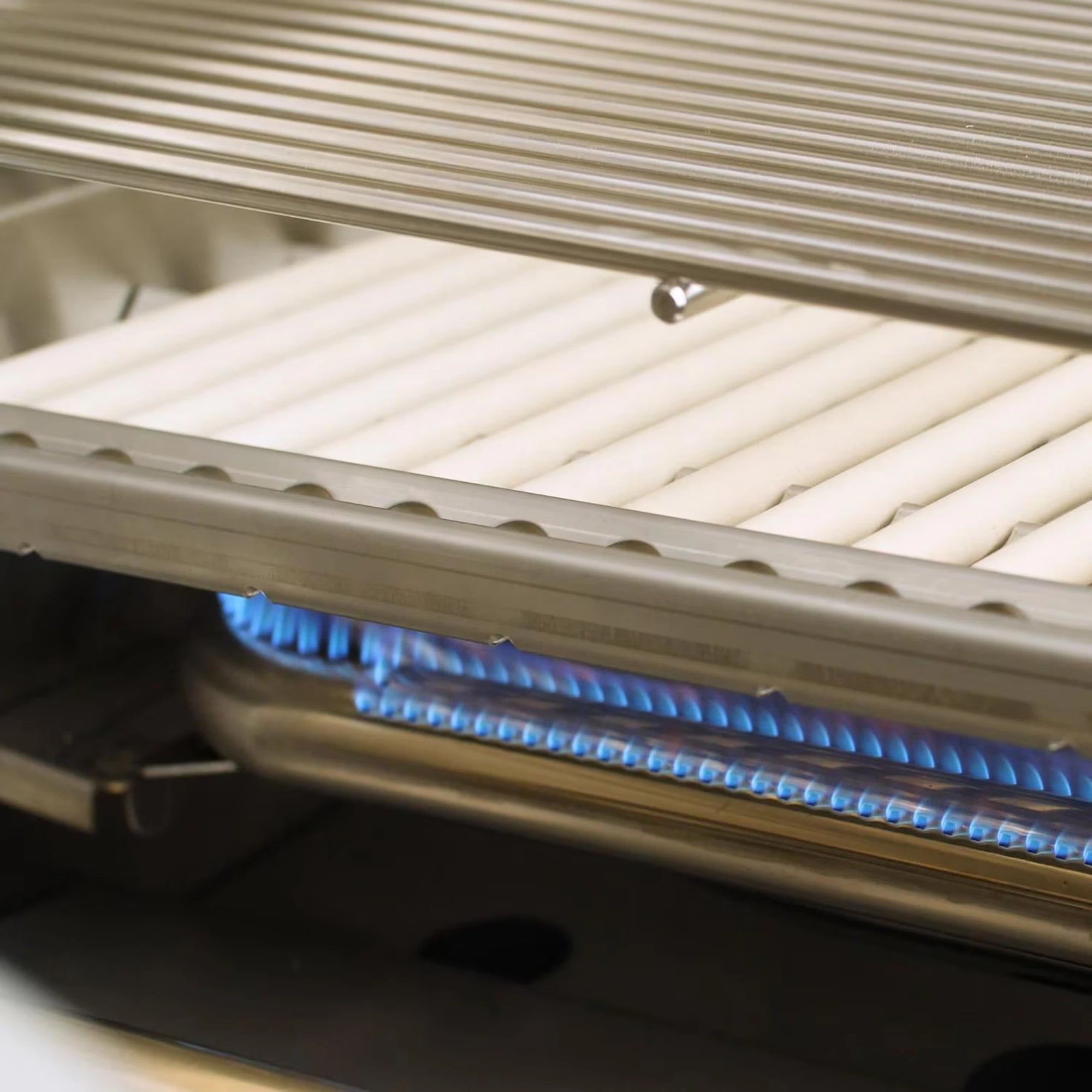 DCS Series 7 36-inch Built-In Grill w/ Integrated Smoker Box | Novaselectes