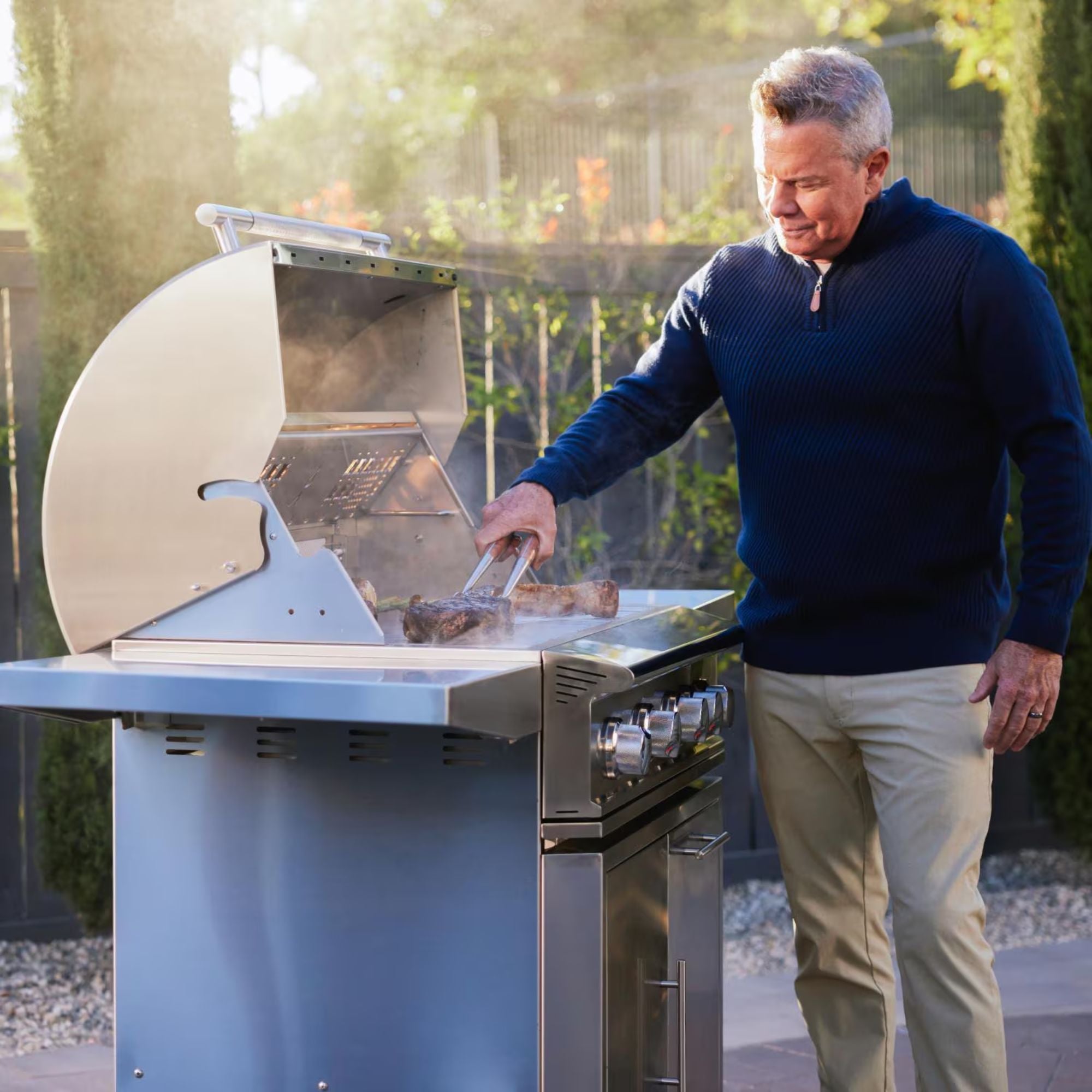 Blaze LTE PRO 32-Inch 4-Burner Freestanding Gas Grill w/ Digital Temperature Screen & Rear Infrared Burner | Novaselectes