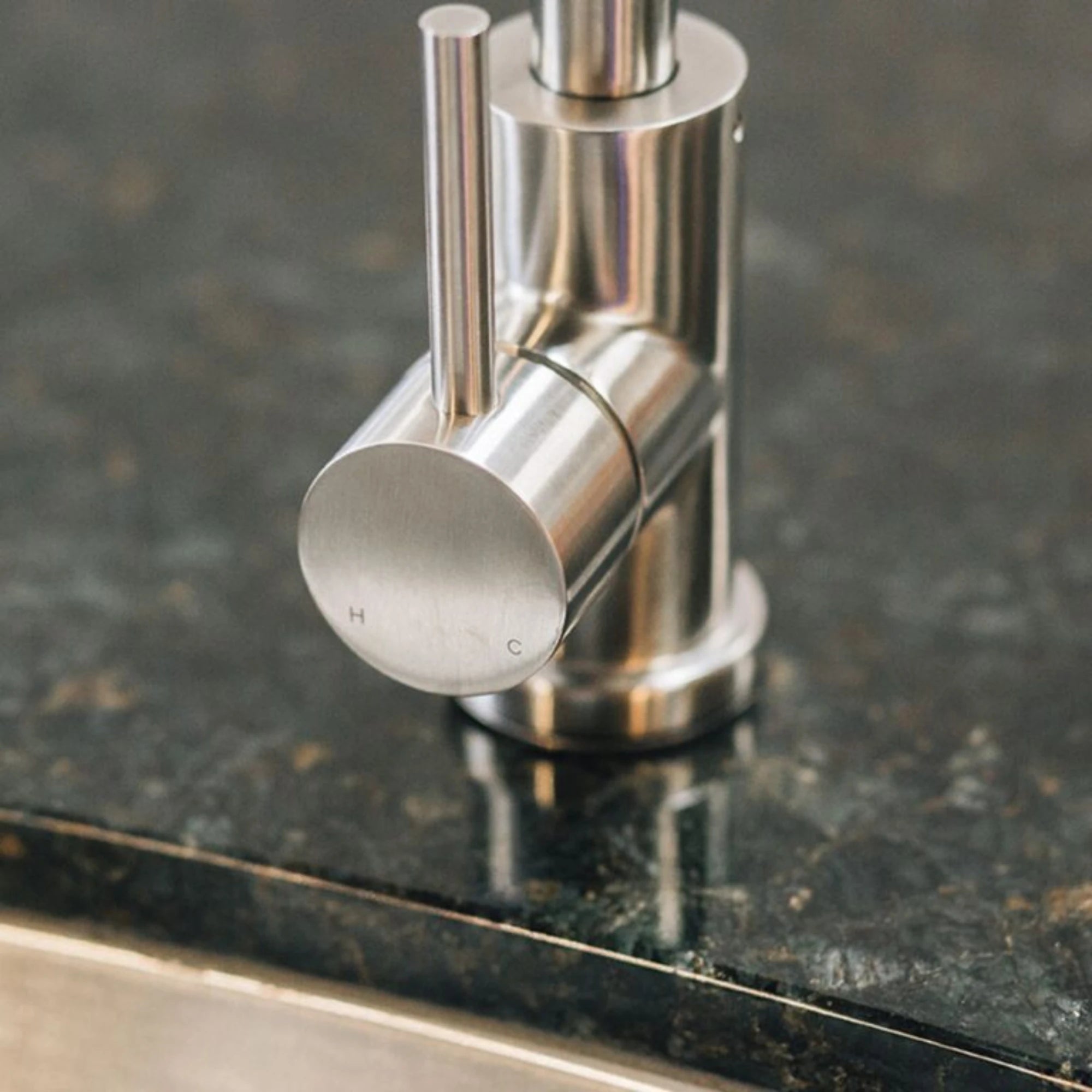 Summerset 19x15-Inch Undermount Sink | Novaselectes