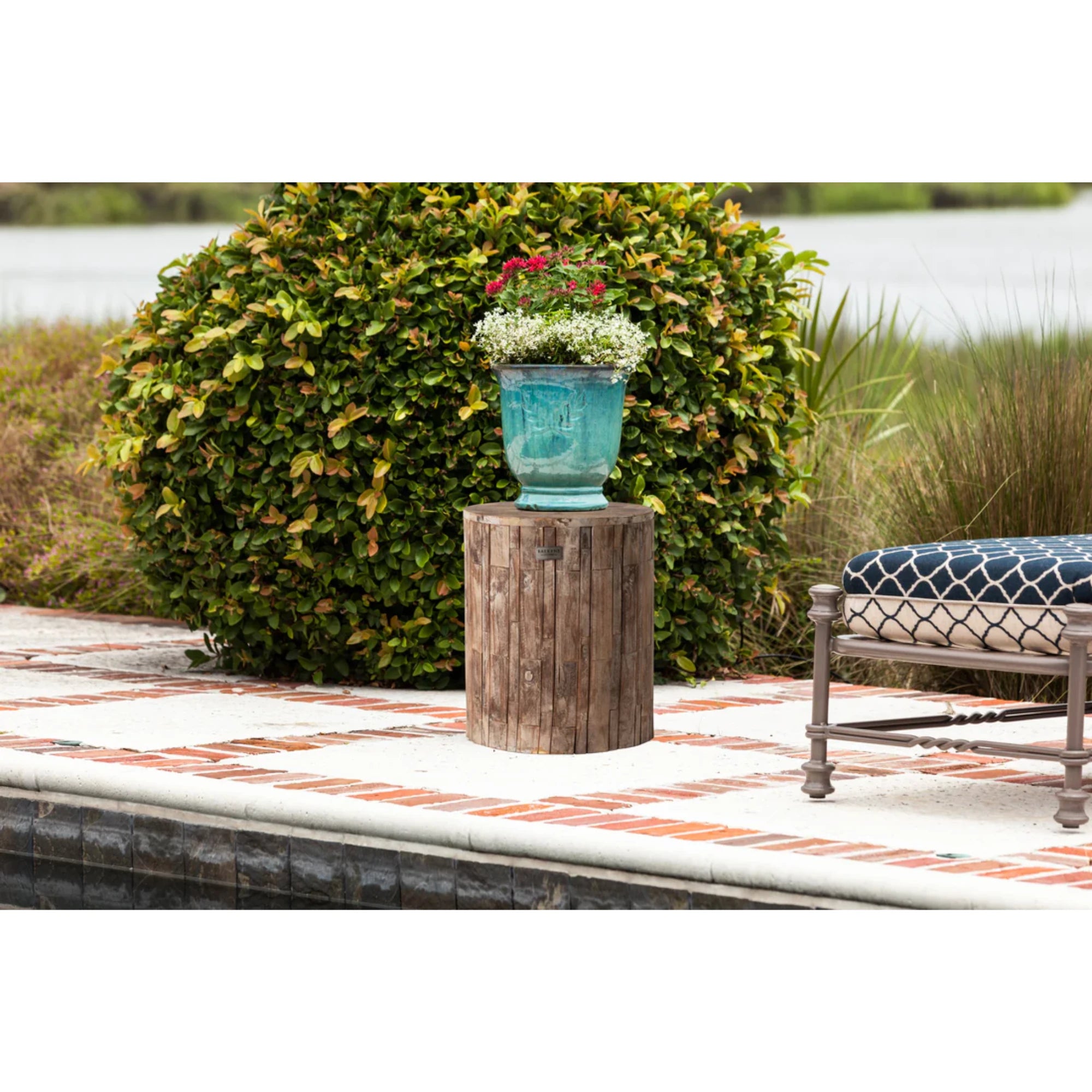 Well Traveled Living Elyse Round Garden Stool | Novaselectes