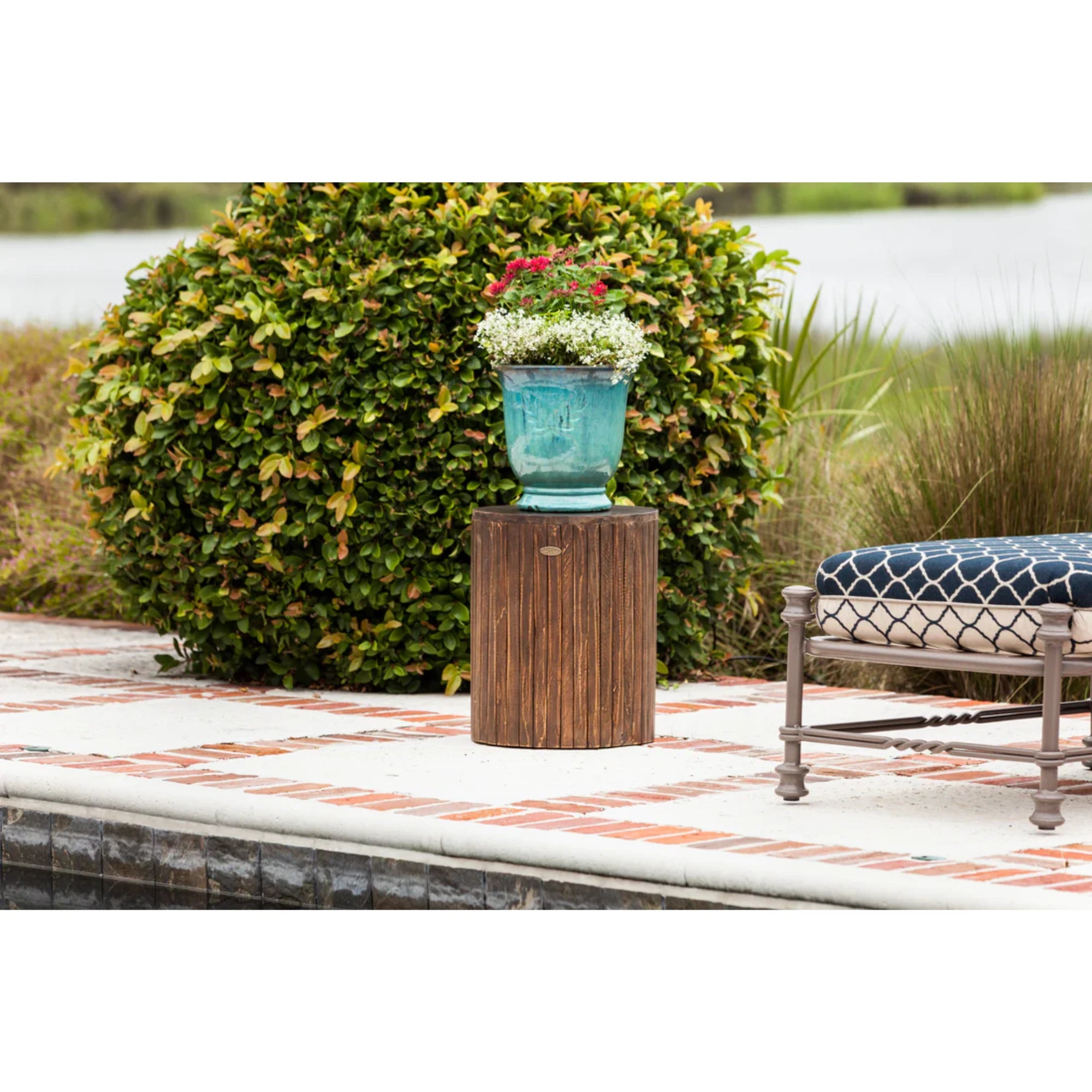 Well Traveled Living Michael Round Garden Stool | Novaselectes