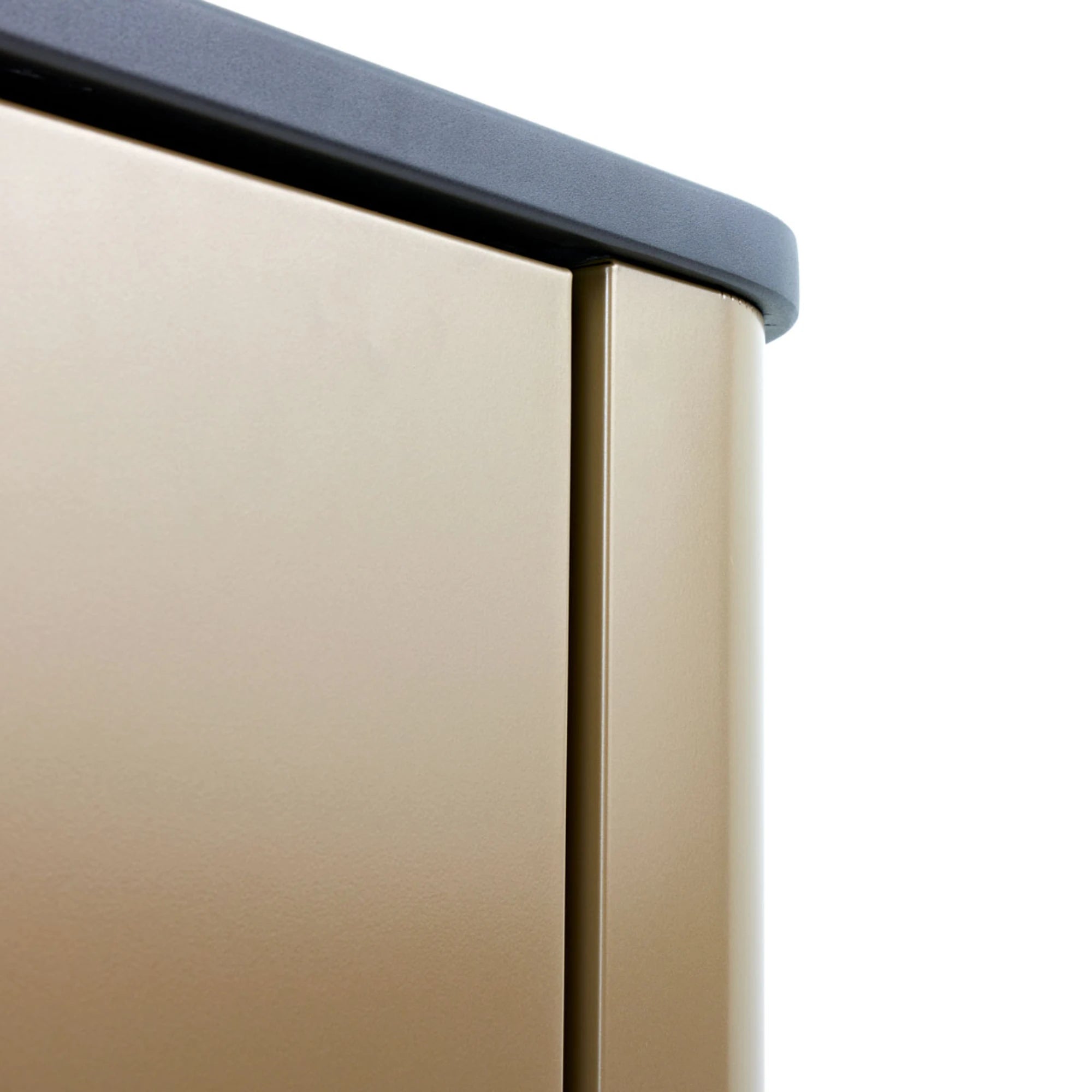 Challenger Designs Cascade 60.5-Inch Powder Coated Aluminum Outdoor Bar Island | Novaselectes
