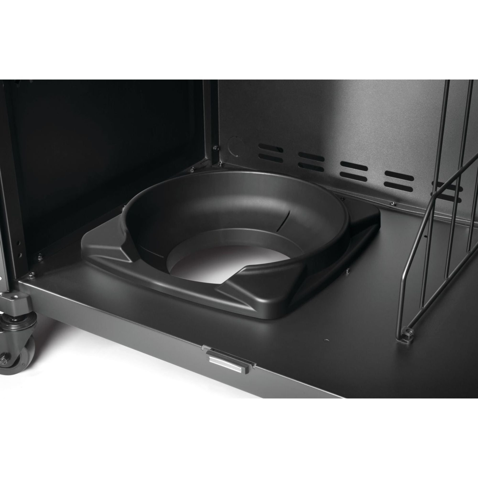 Napoleon Phantom Prestige® 500 Connected RSIB Freestanding Gas Grill w/ Infrared Side and Rear Burner | Novaselectes
