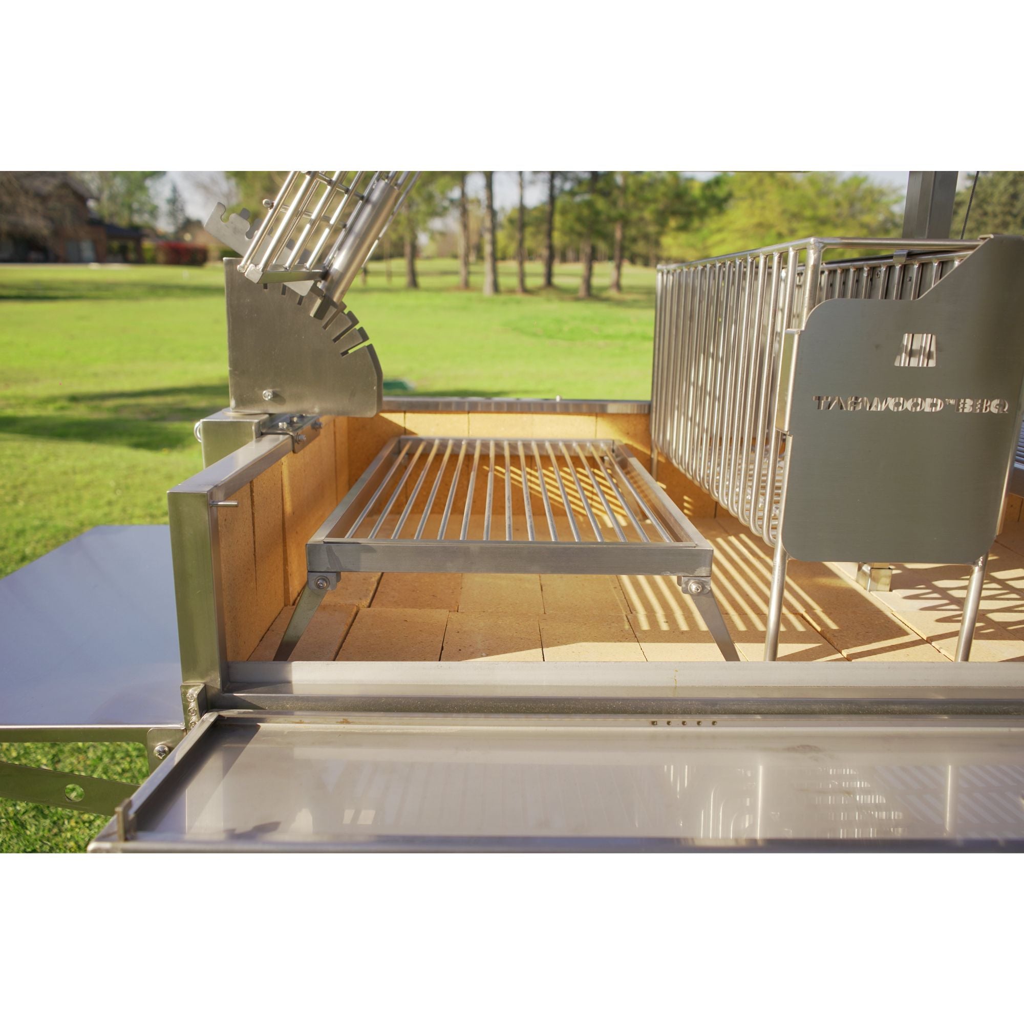 Tagwood BBQ26SS Argentine Wood Fire & Charcoal Freestanding Grill | Novaselectes