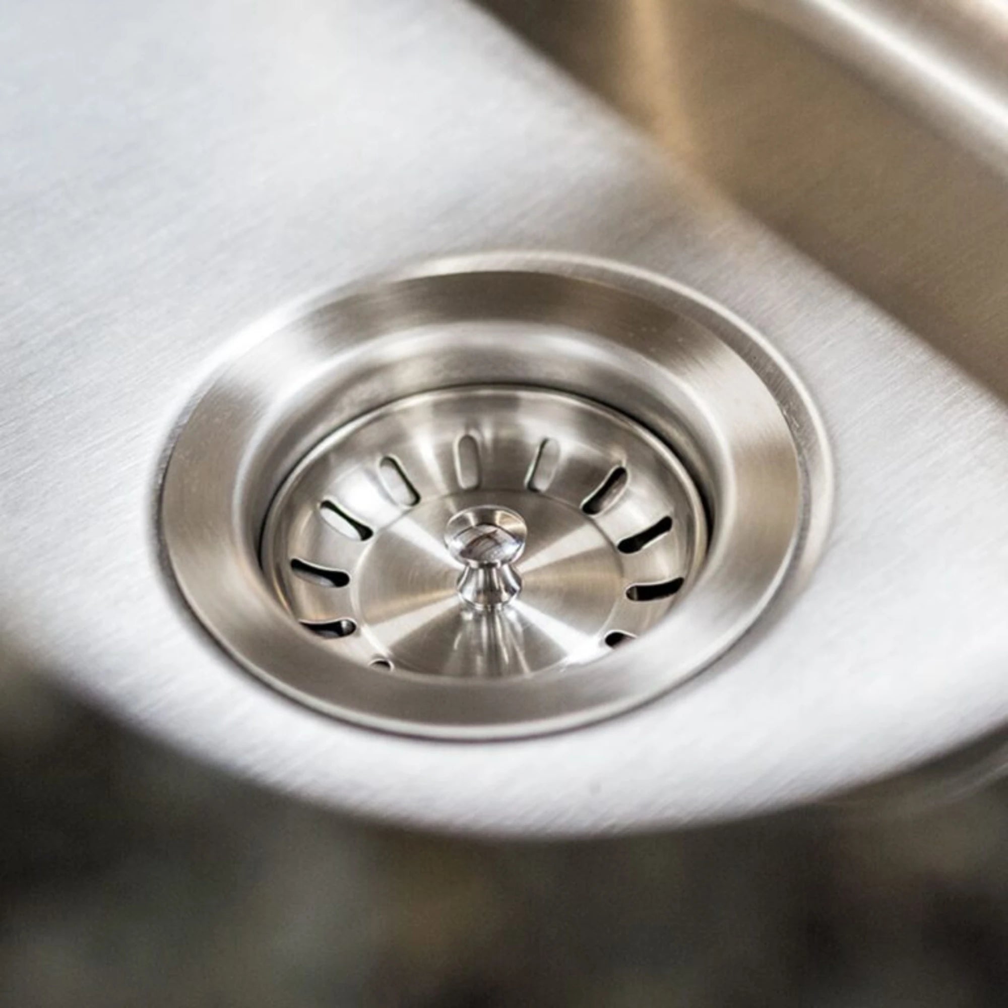 Summerset 19x15-Inch Undermount Sink | Novaselectes