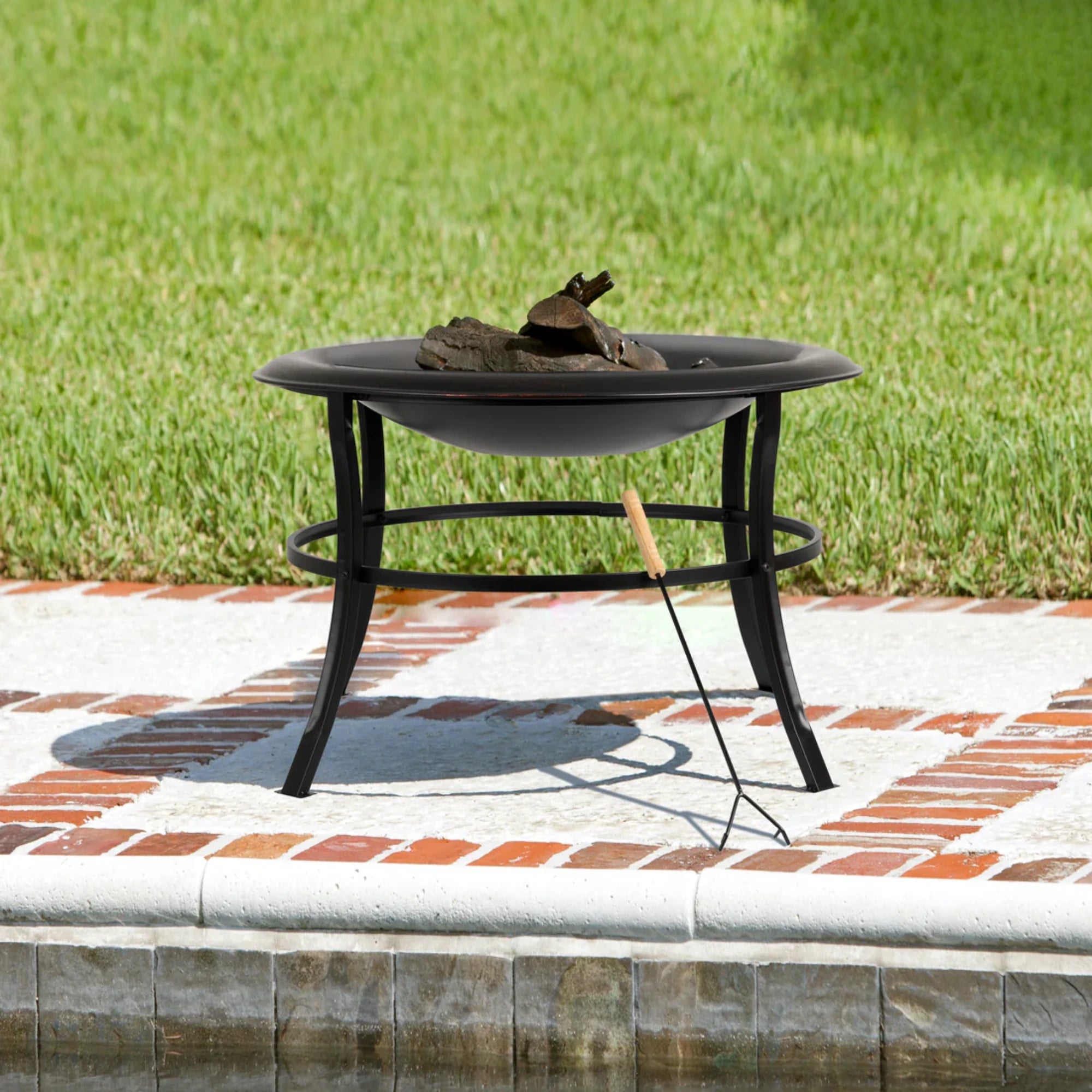 Well Traveled Living Tokia Round Fire Pit | Novaselectes