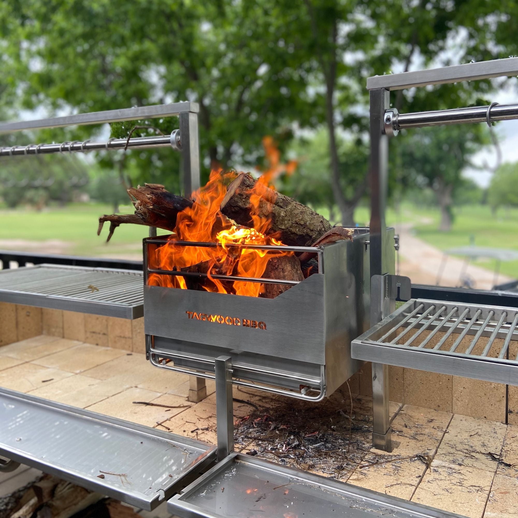 Tagwood BBQ04SS BBQ Double Argentine Santa Maria Freestanding Charcoal Grill | Novaselectes
