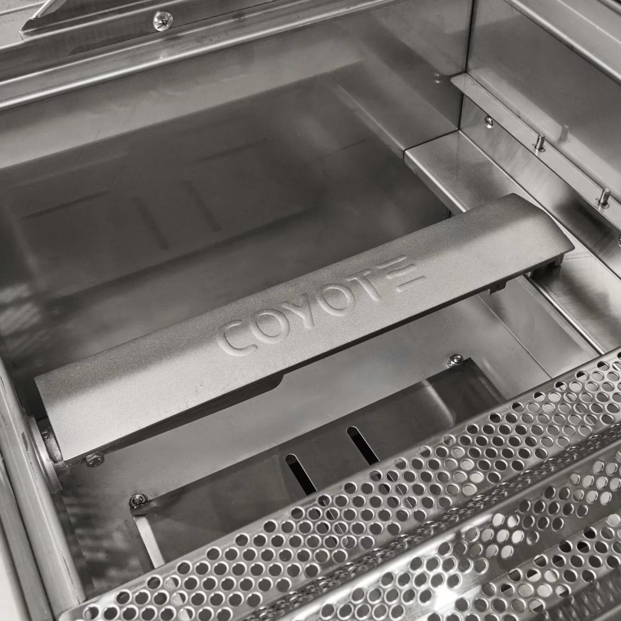 Coyote 50-Inch Built-In Gas/Charcoal Hybrid Grill | Novaselectes