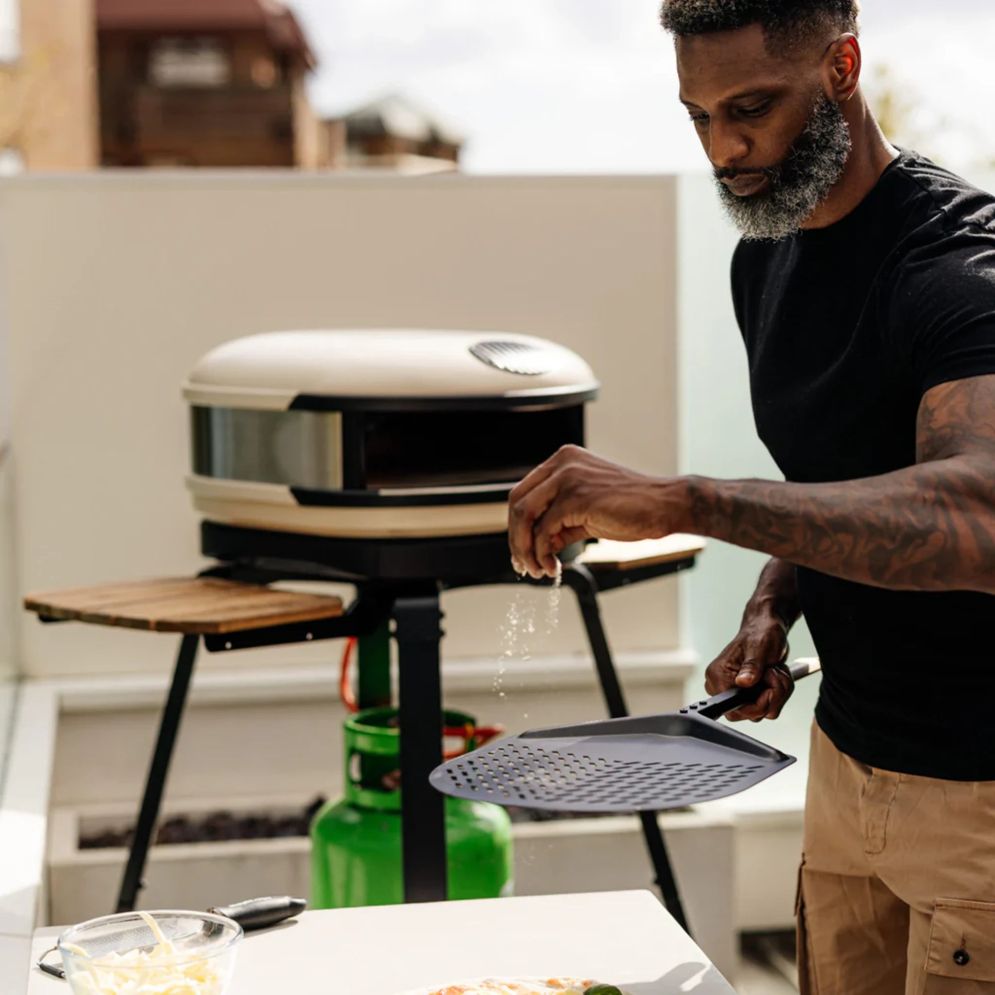 Gozney Arc Outdoor Propane Gas Freestanding Pizza Oven with Cover | Novaselectes