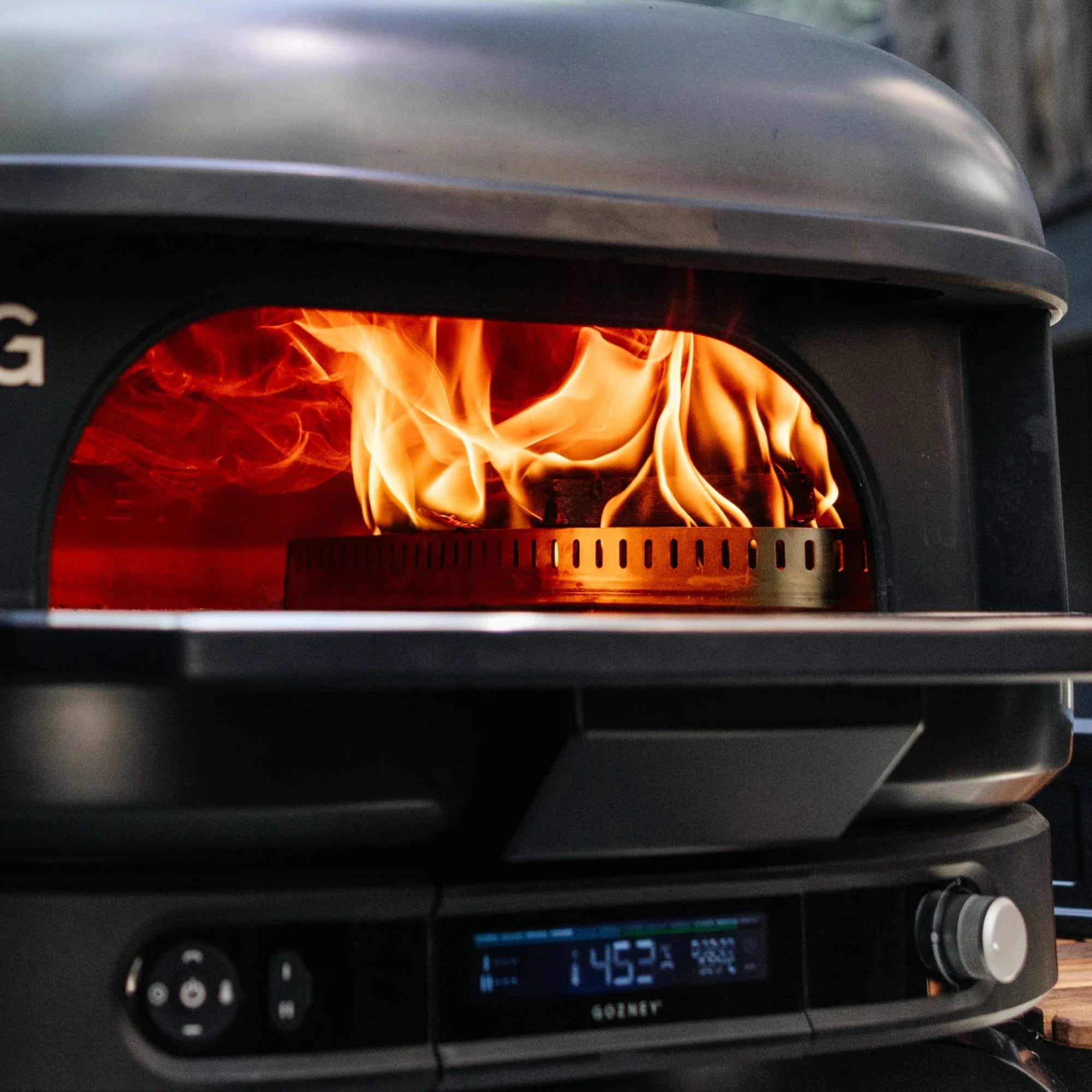 Gozney Dome Gen 2 Off-Black Dual Fuel Built-In Outdoor Pizza Oven | Novaselectes