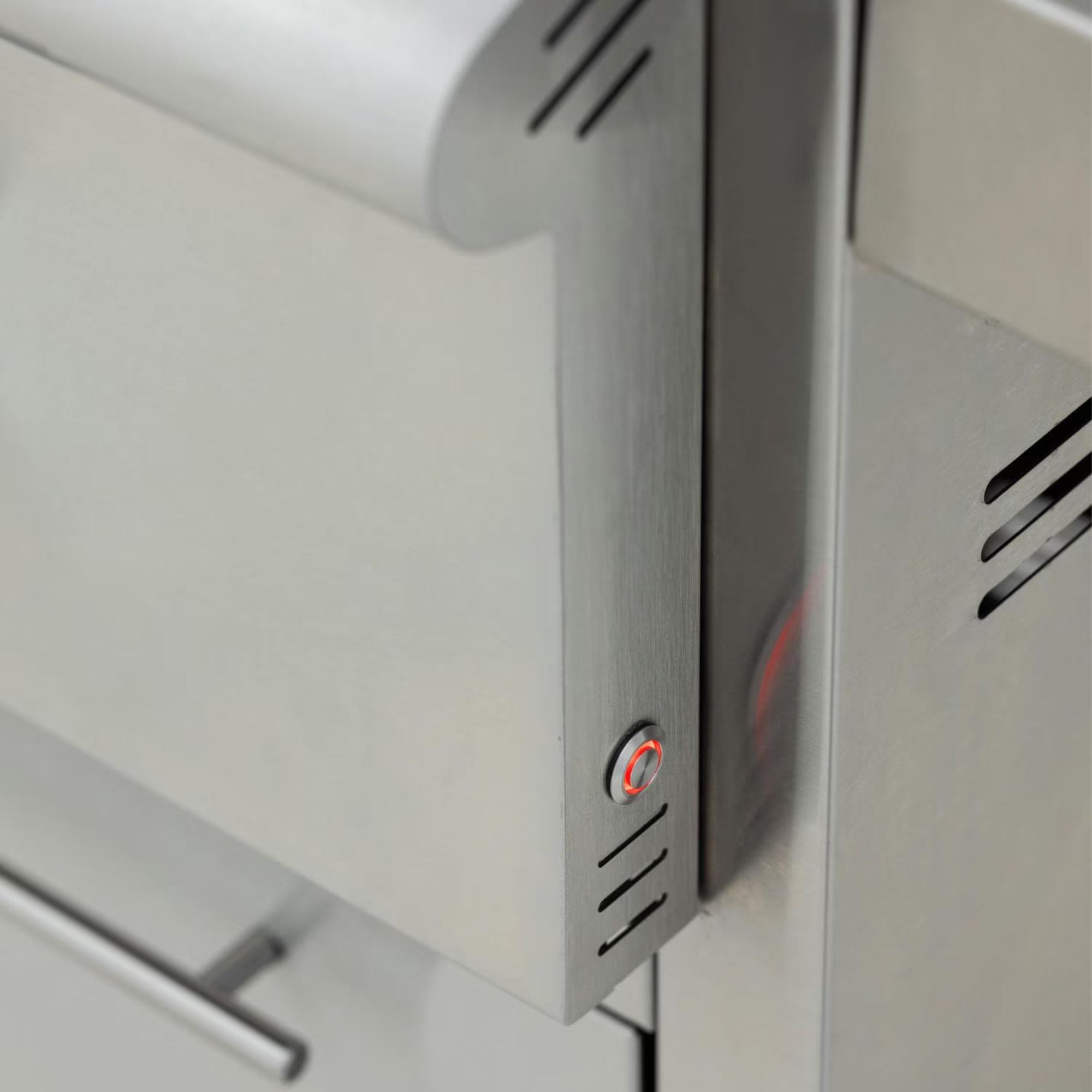 Blaze LTE+ 30-Inch Built-in Gas Griddle w/ Lift-Assist Hood | Buy at Novaselectes
