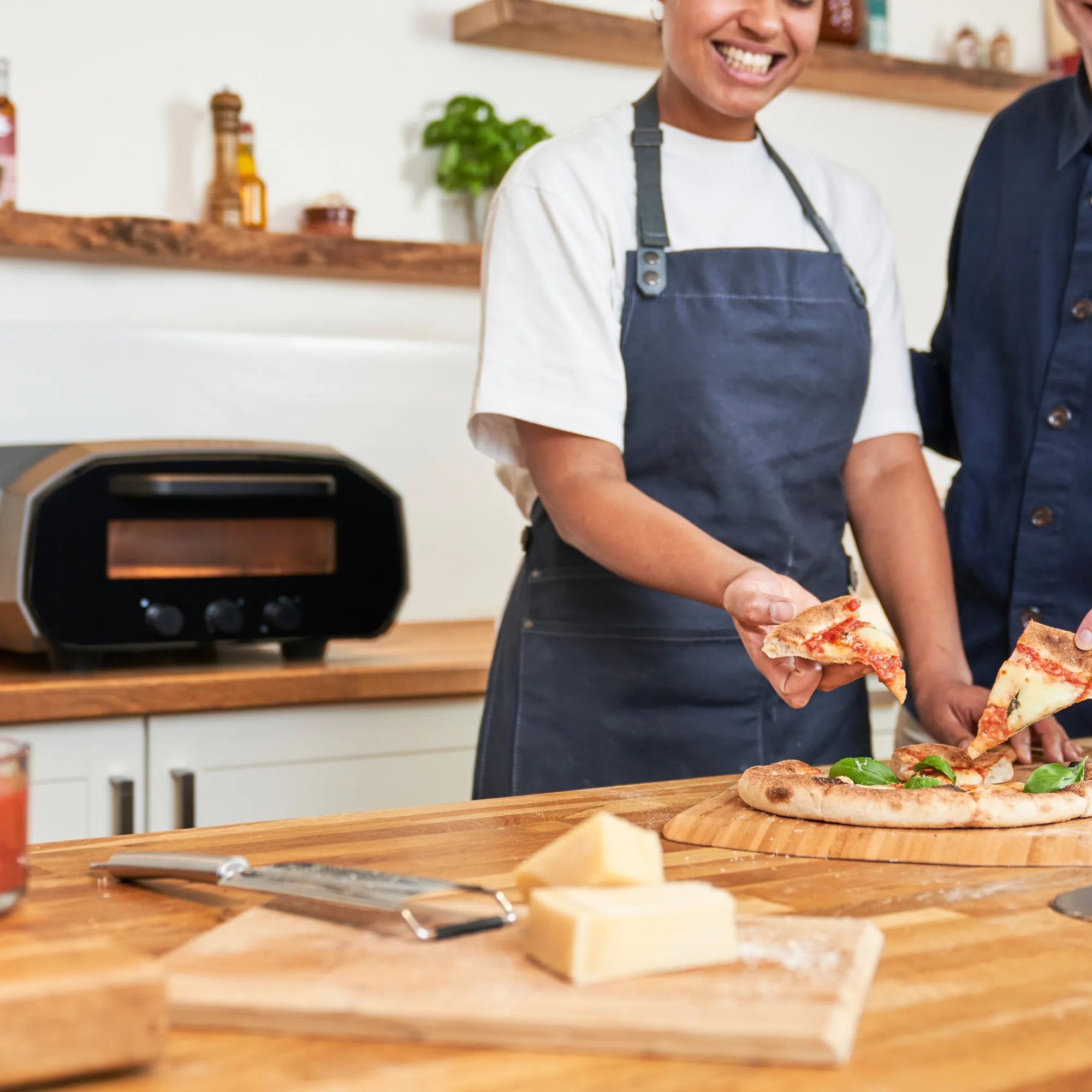 Ooni Volt 12 Electric Pizza Oven | Novaselectes