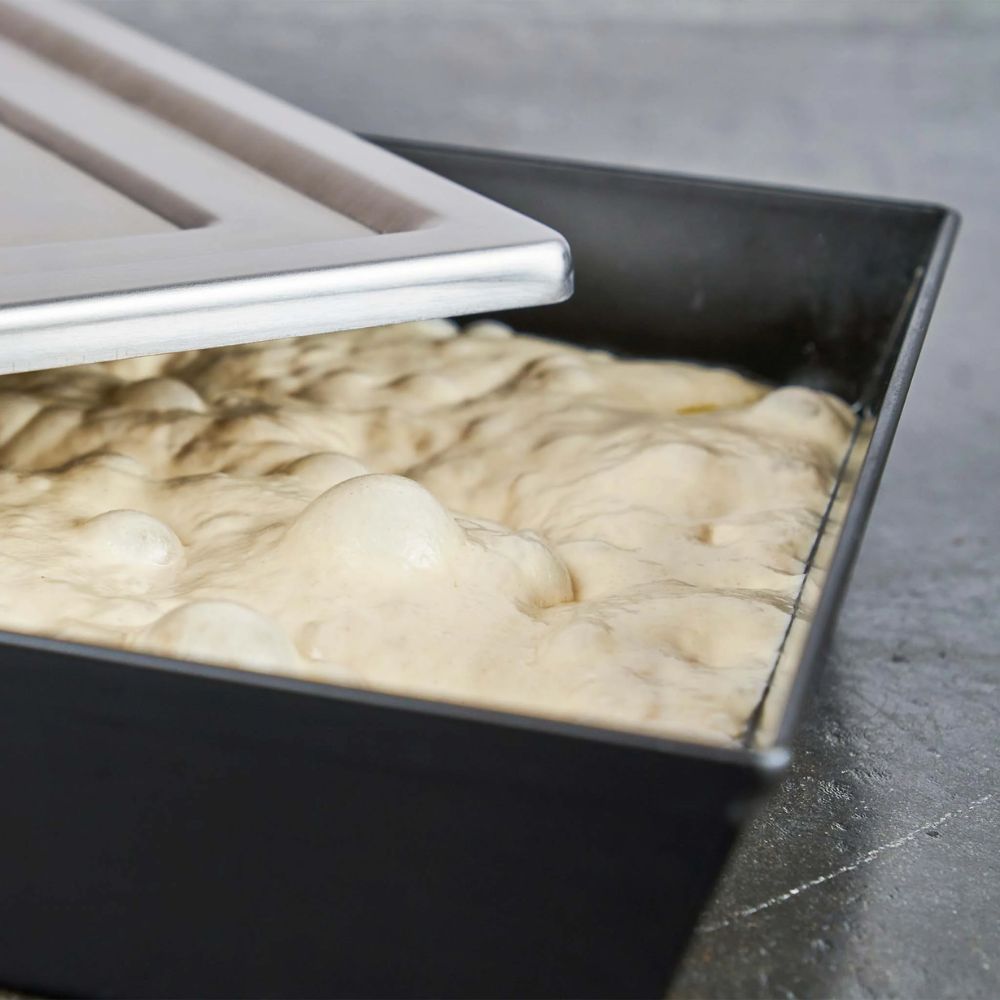 Ooni Small Detroit-Style Pizza Pan | Buy at Novaselectes