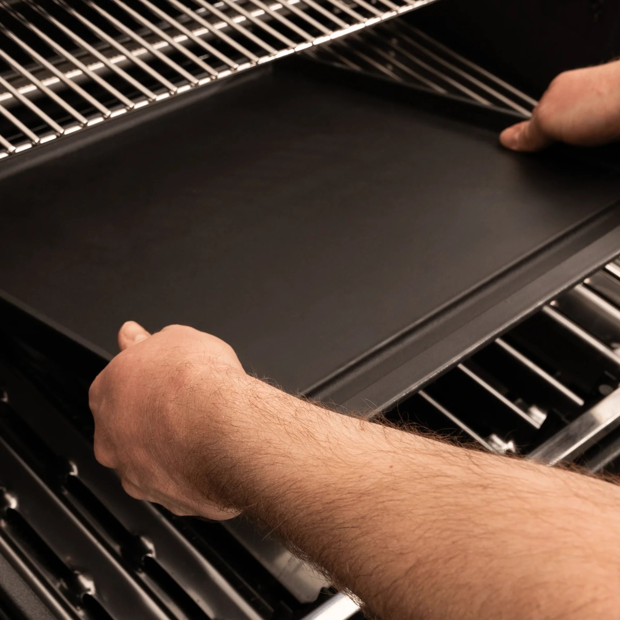 Broil King Cast Iron Plancha for Baron/Crown | Novaselectes