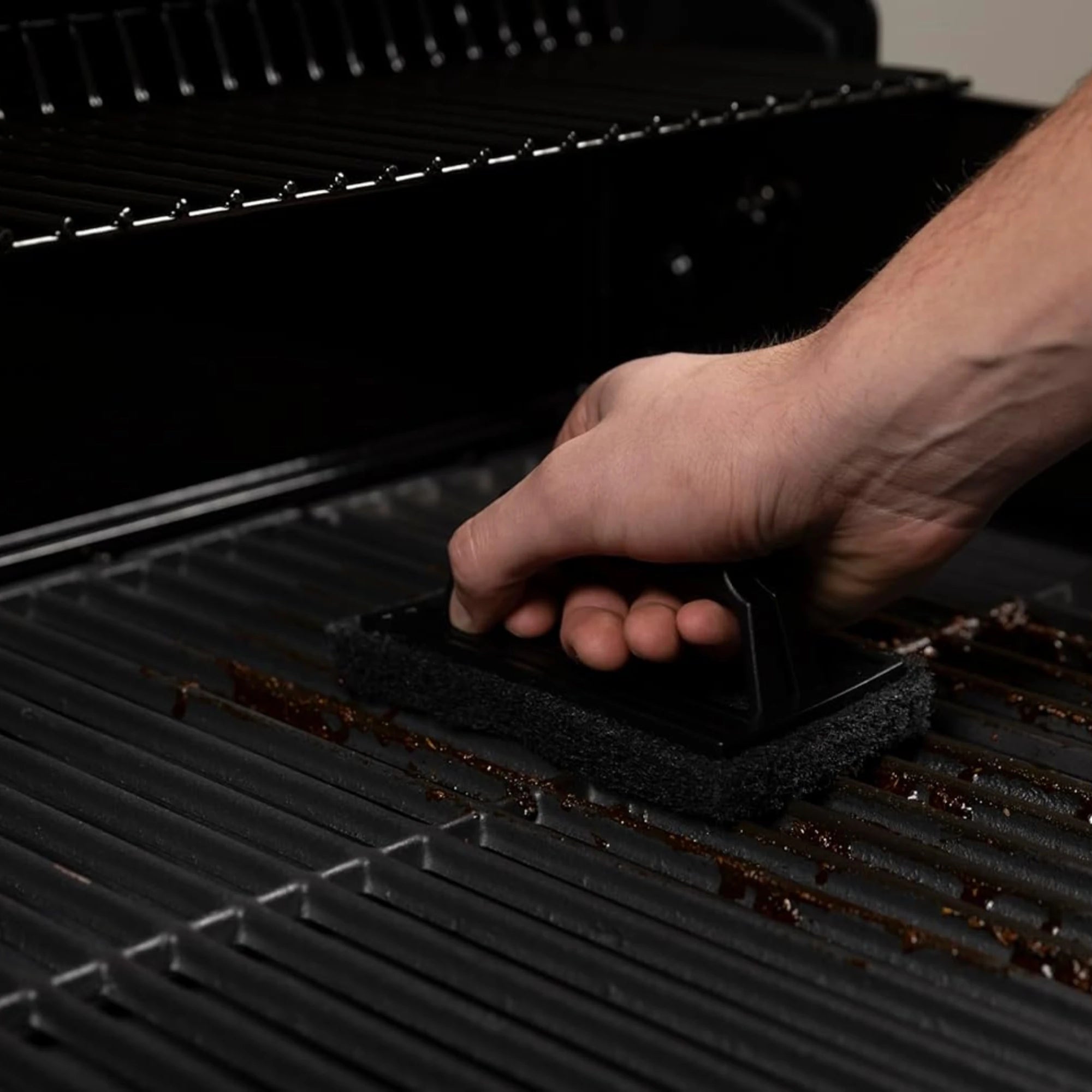 GrillPro Abrasive Scrubbing Brush | Novaselectes